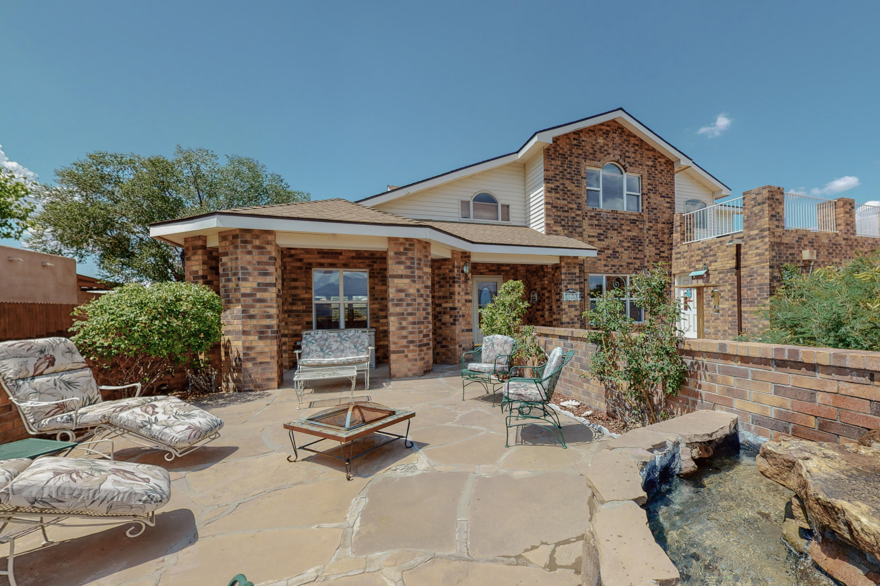 1621 SARATOGA Drive NE
