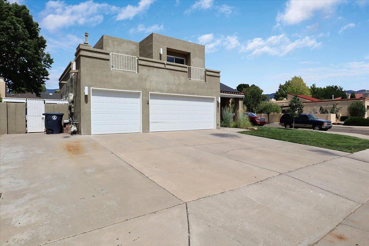 5900 CANYON CREST Place NE