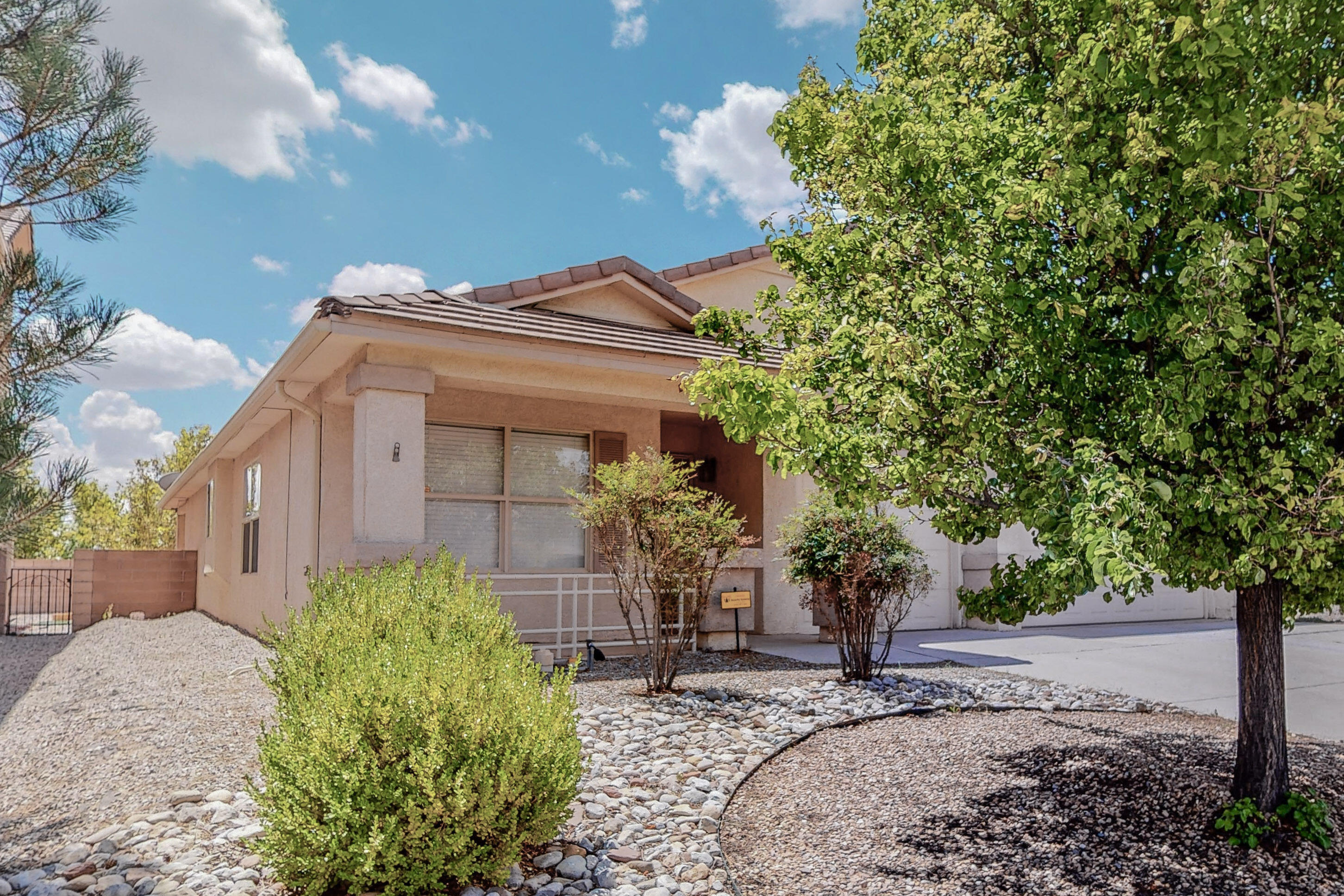 1473 MONTIANO Loop SE
