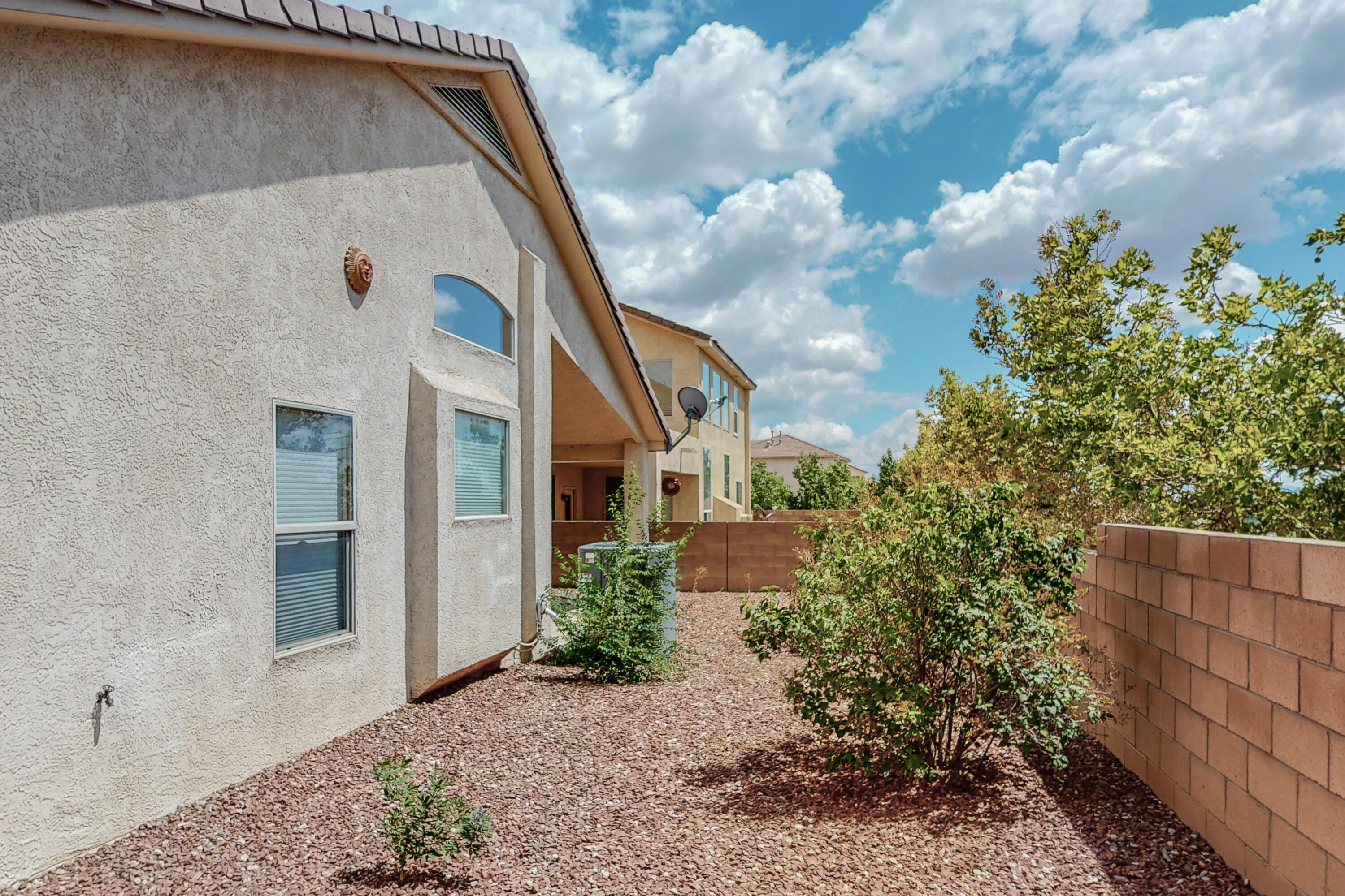 1473 MONTIANO Loop SE