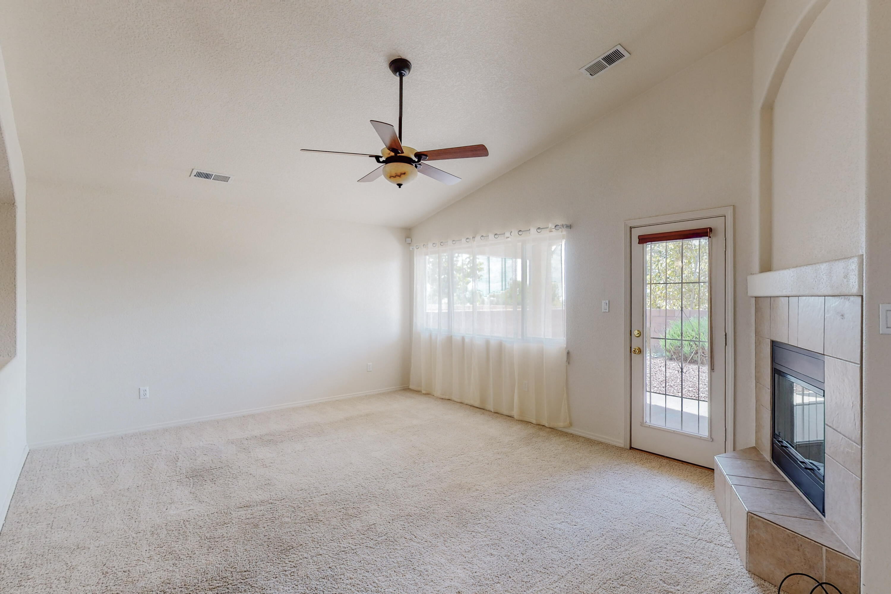 1473 MONTIANO Loop SE