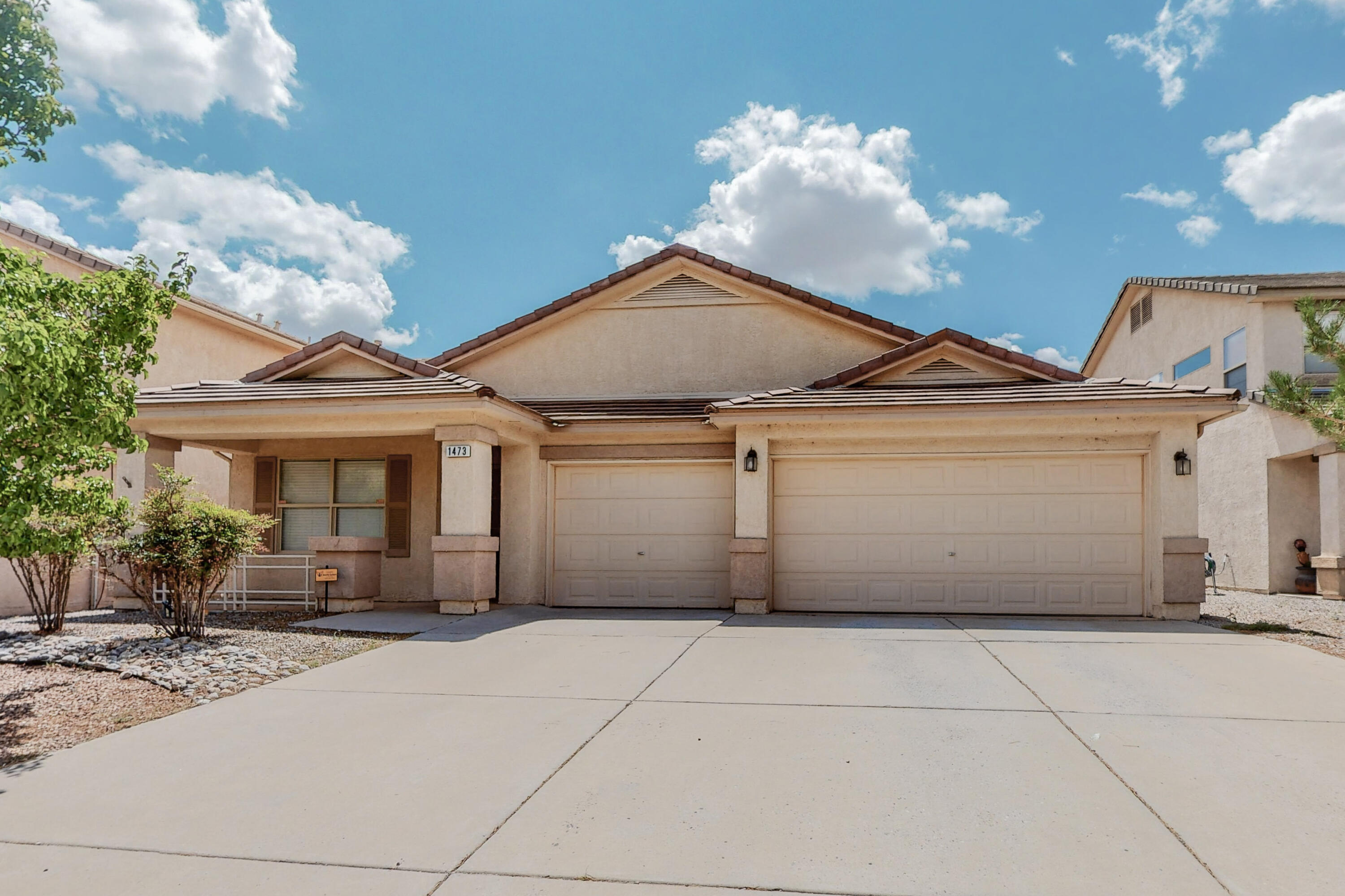 1473 MONTIANO Loop SE