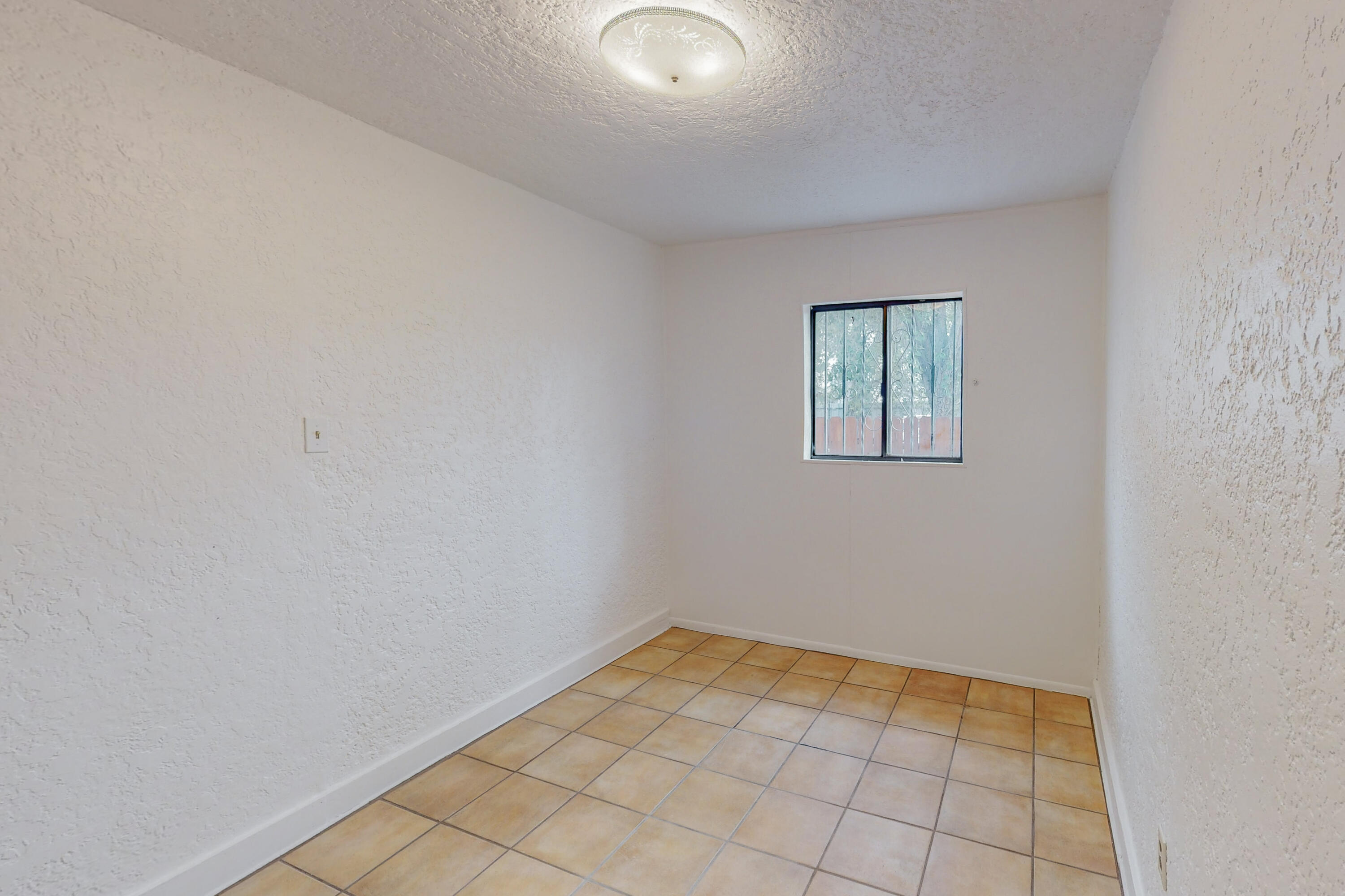 536 VERANDA Road NW