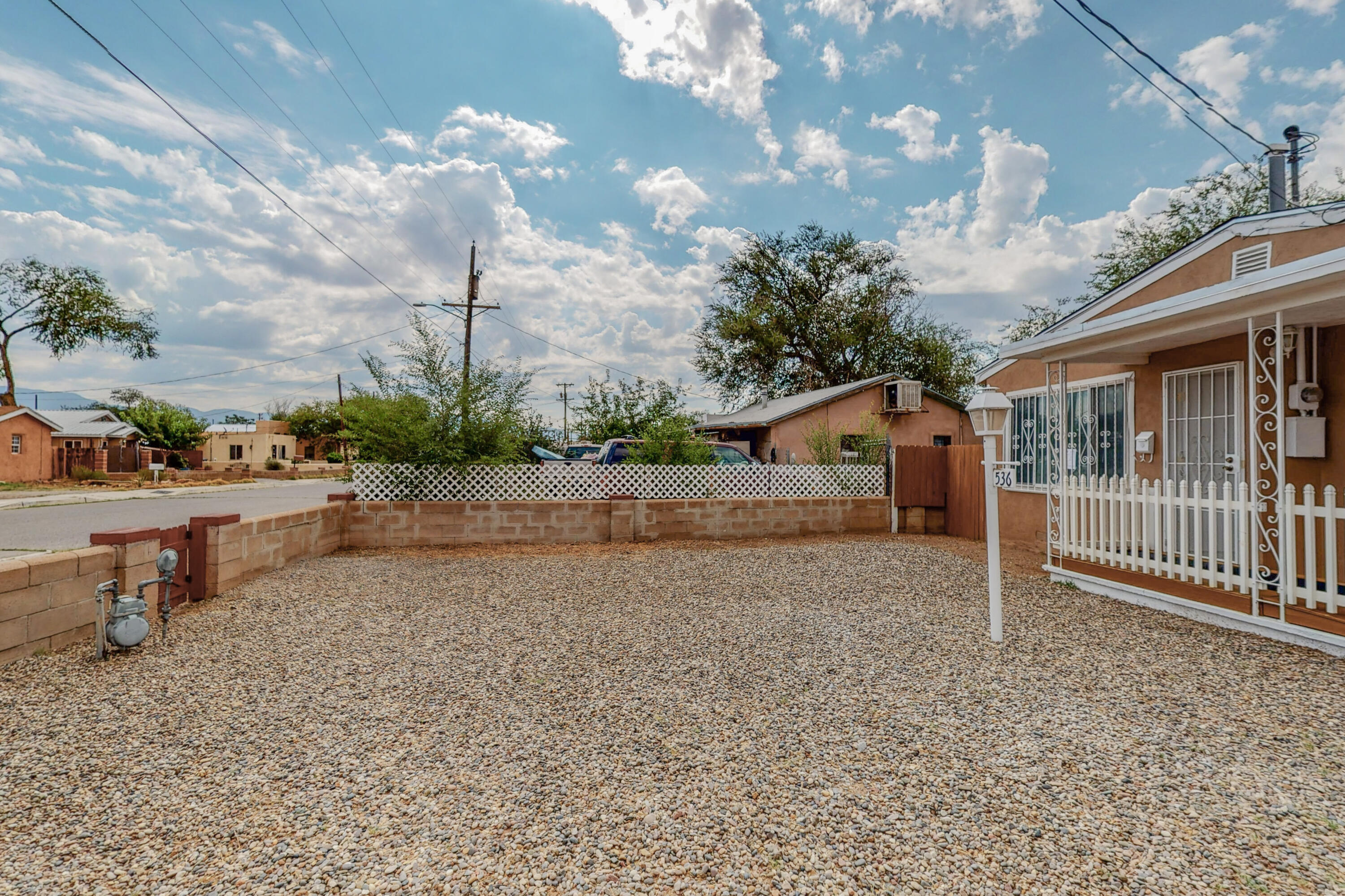 536 VERANDA Road NW