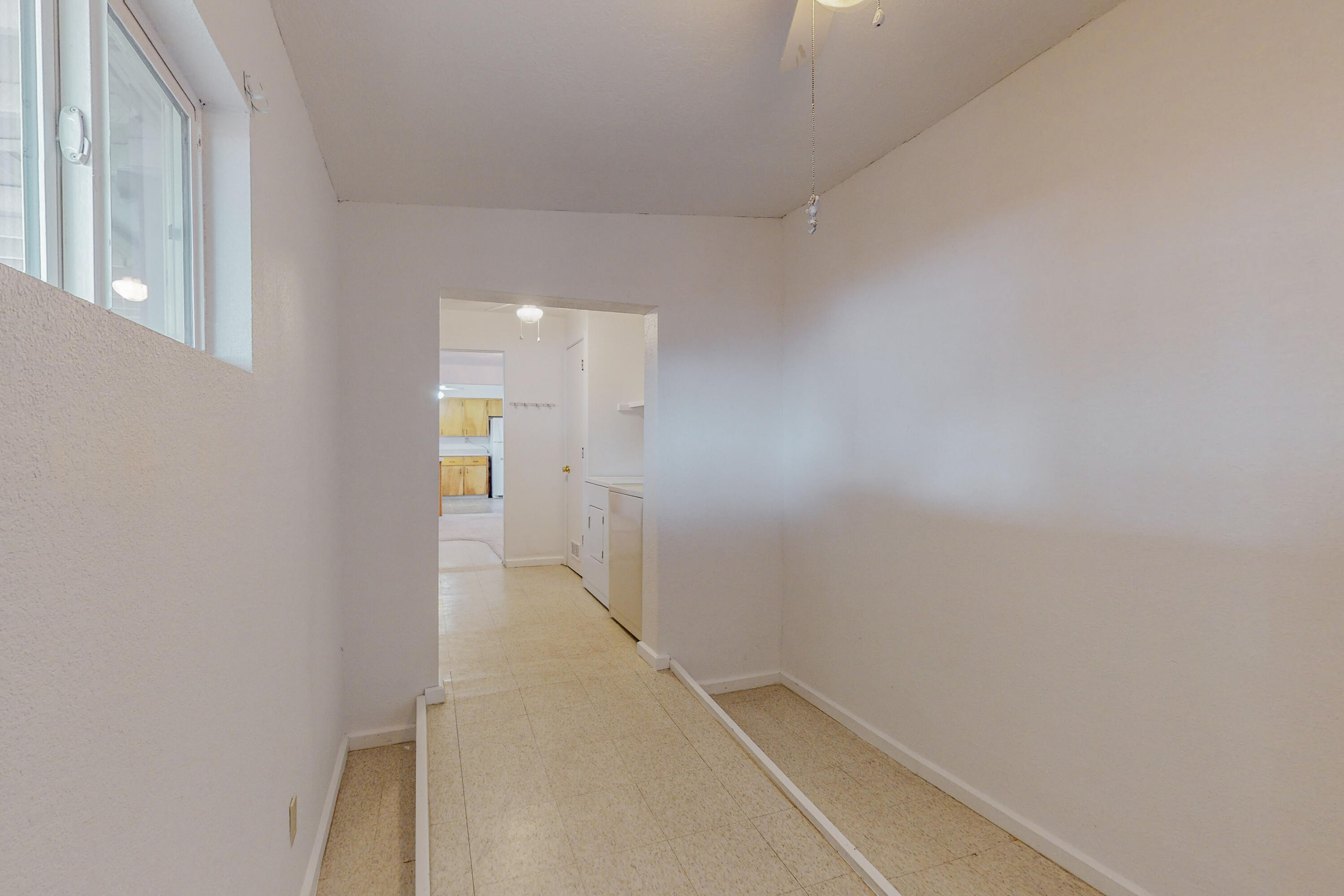 536 VERANDA Road NW