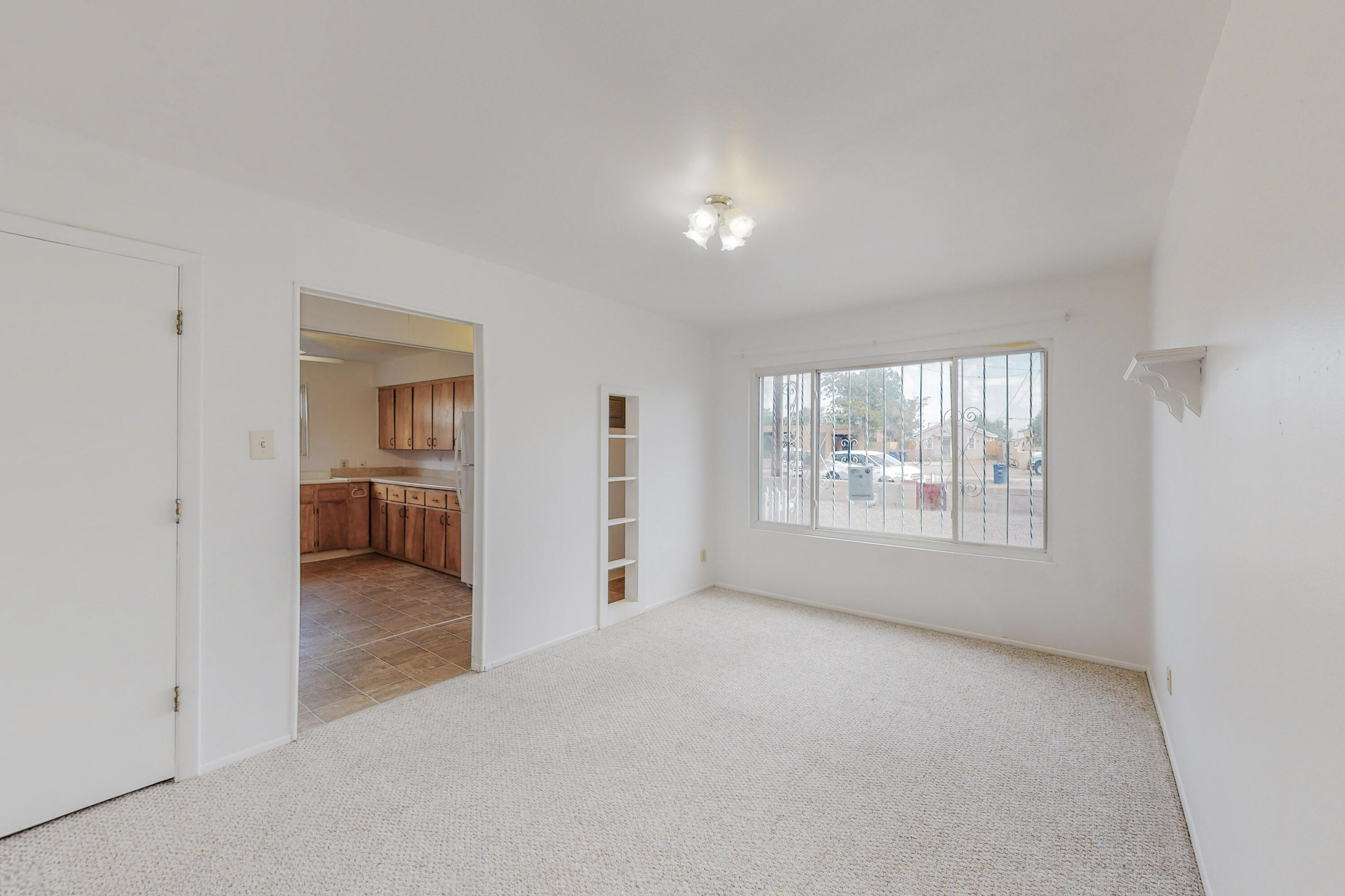 536 VERANDA Road NW