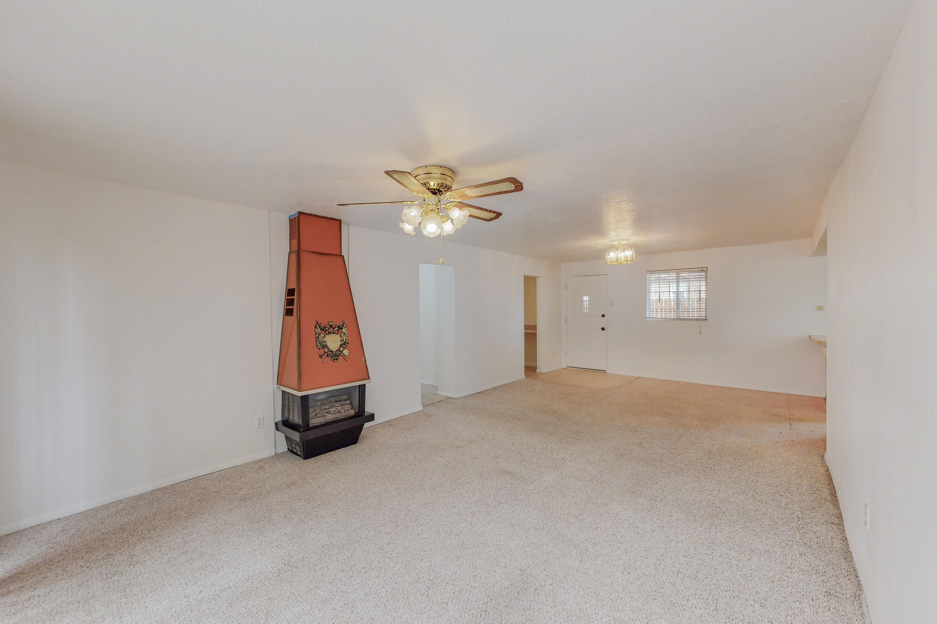 536 VERANDA Road NW