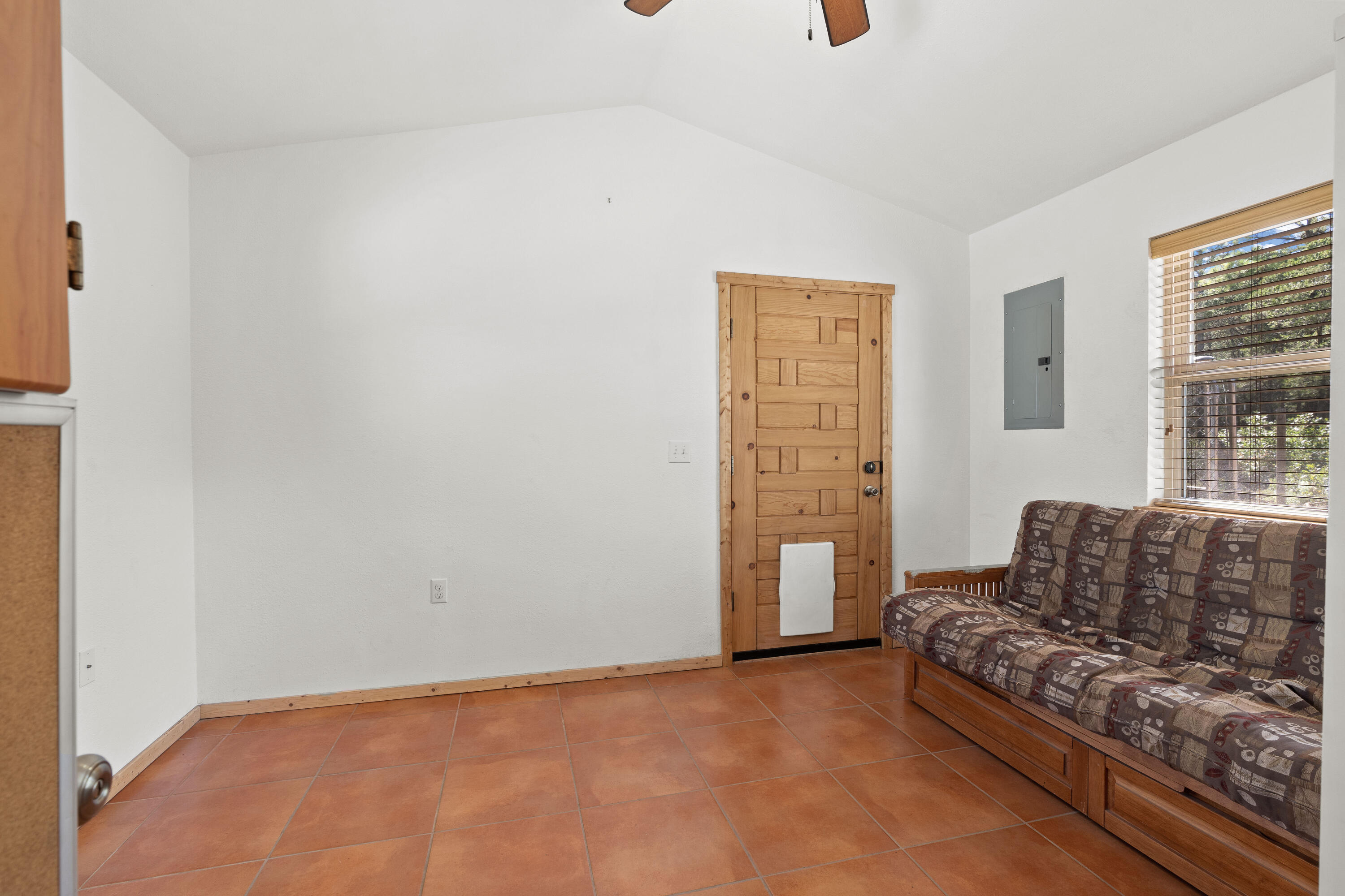 12 TALL PINONS Road