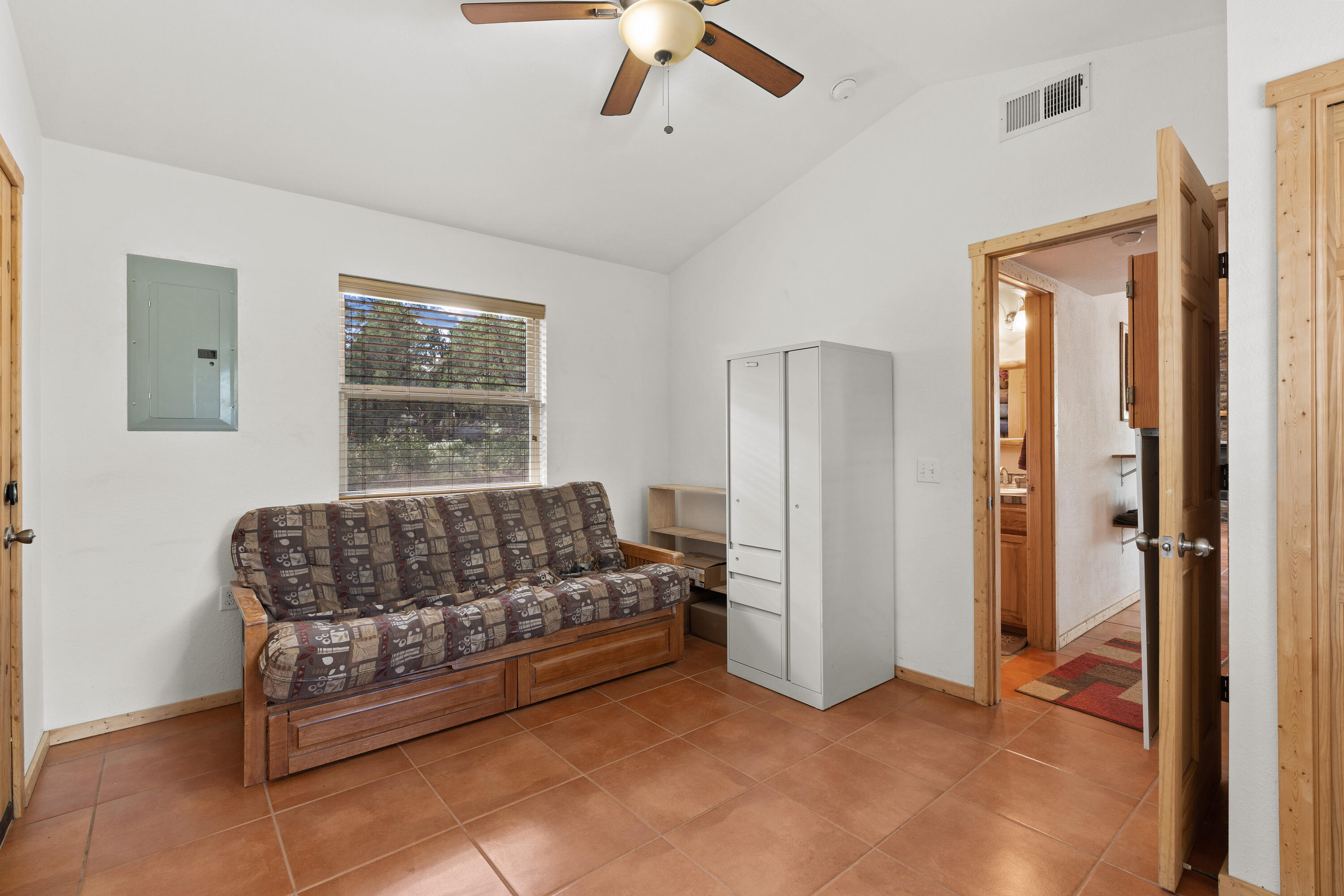 12 TALL PINONS Road