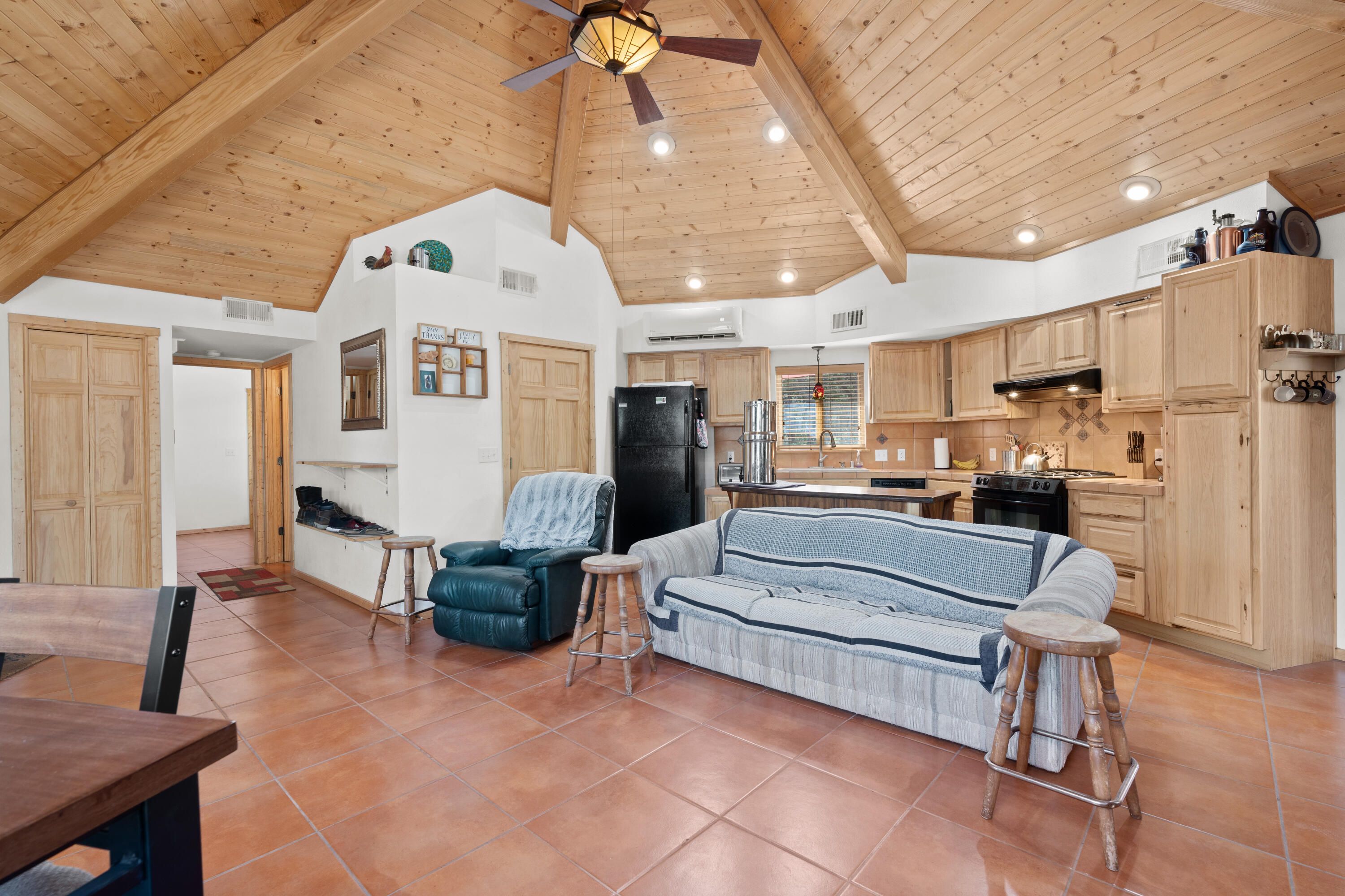 12 TALL PINONS Road