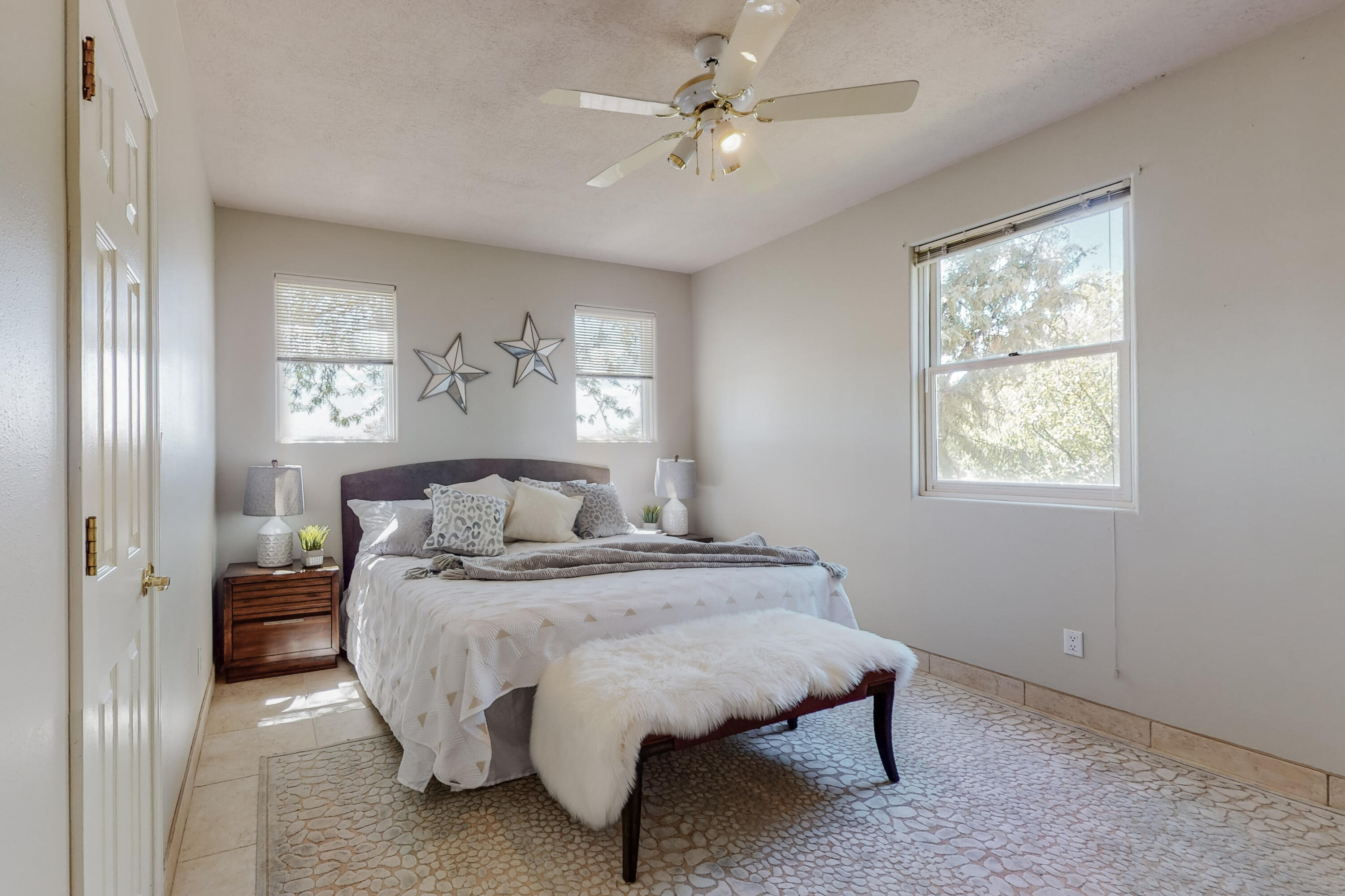 10112 San Bernardino Avenue NE