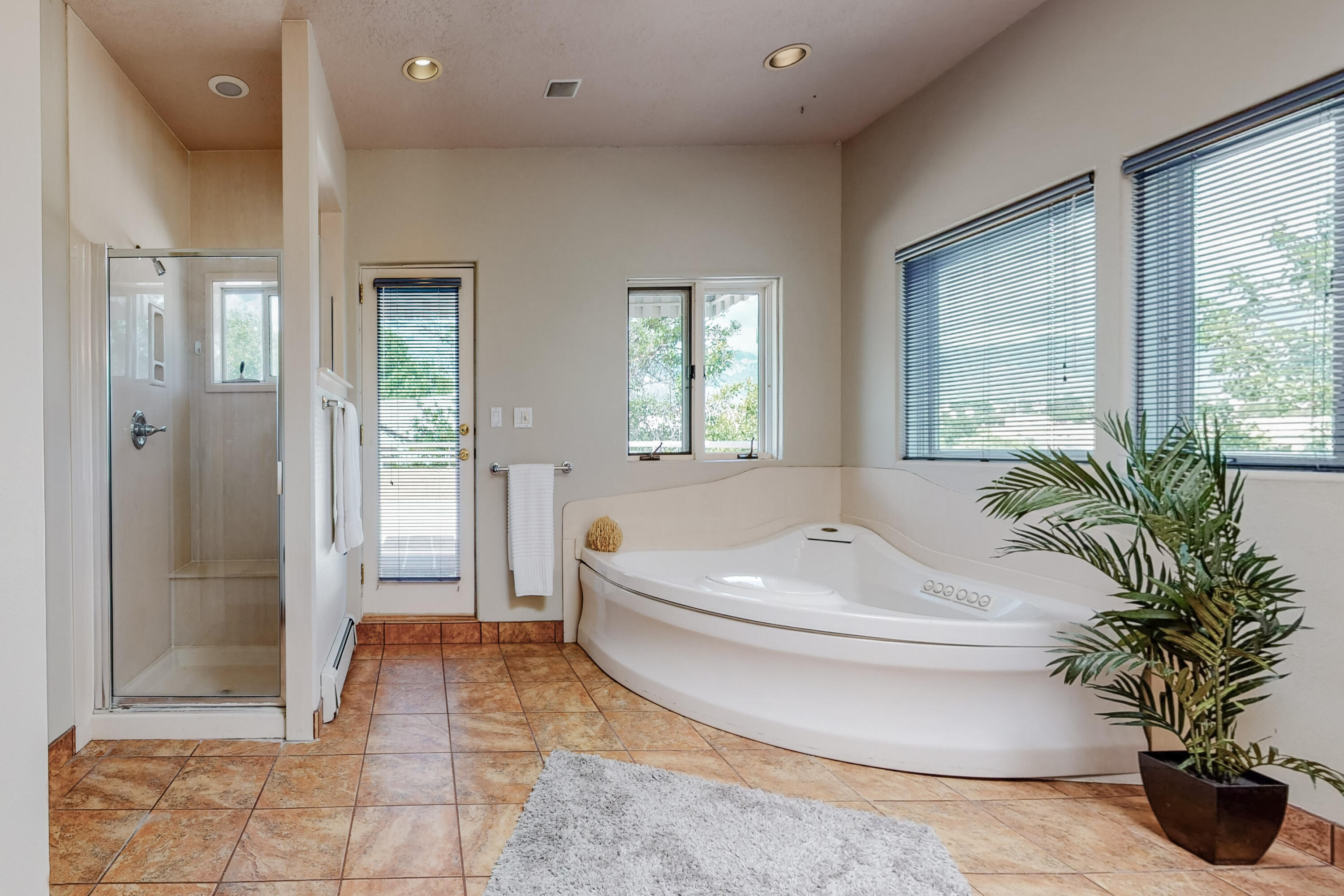 10112 San Bernardino Avenue NE