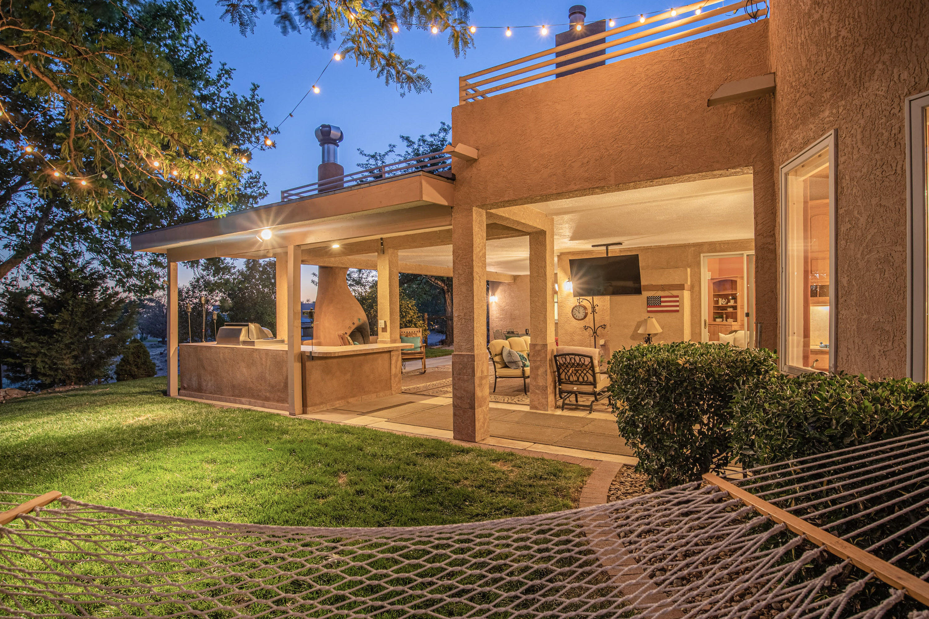 10112 San Bernardino Avenue NE