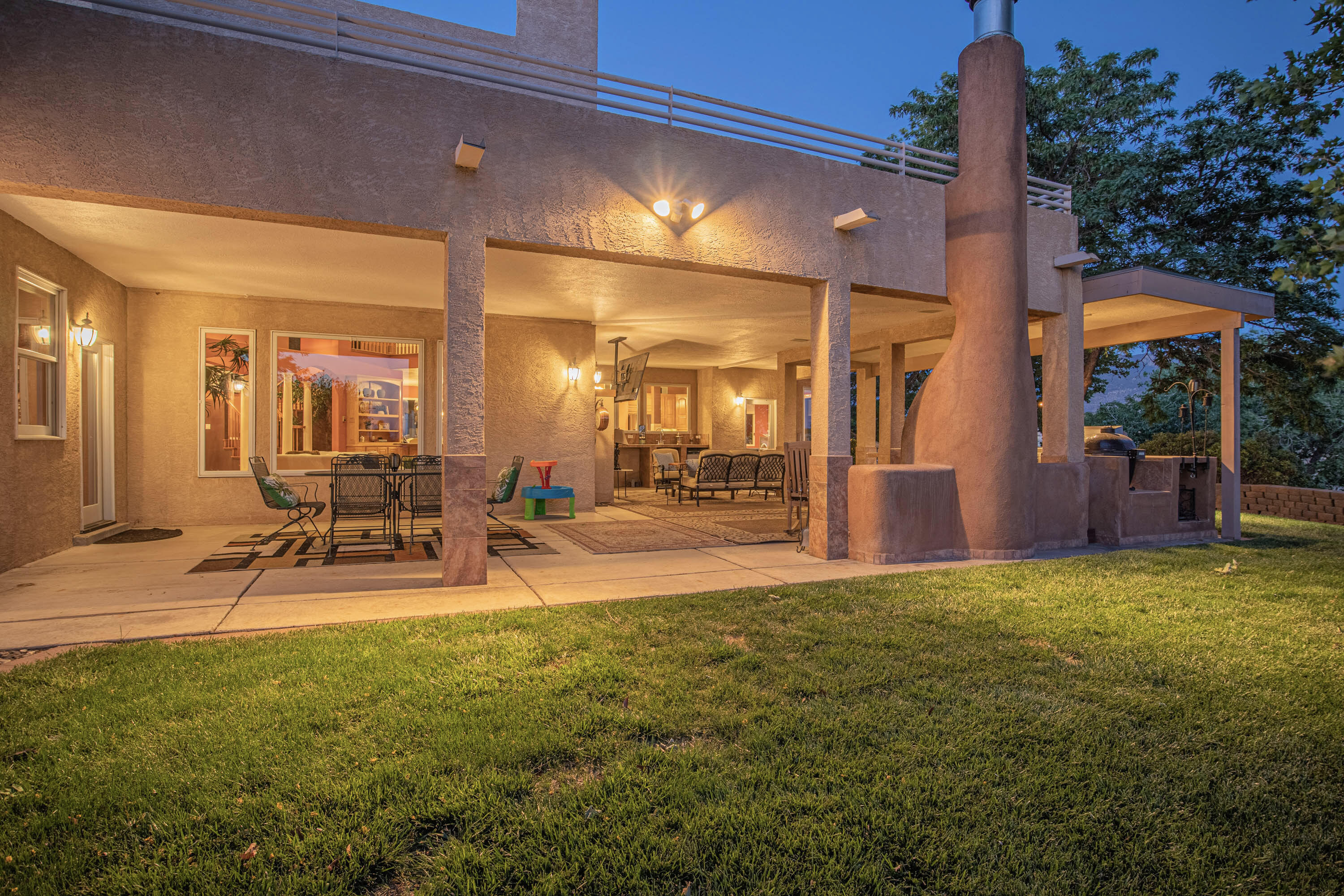 10112 San Bernardino Avenue NE