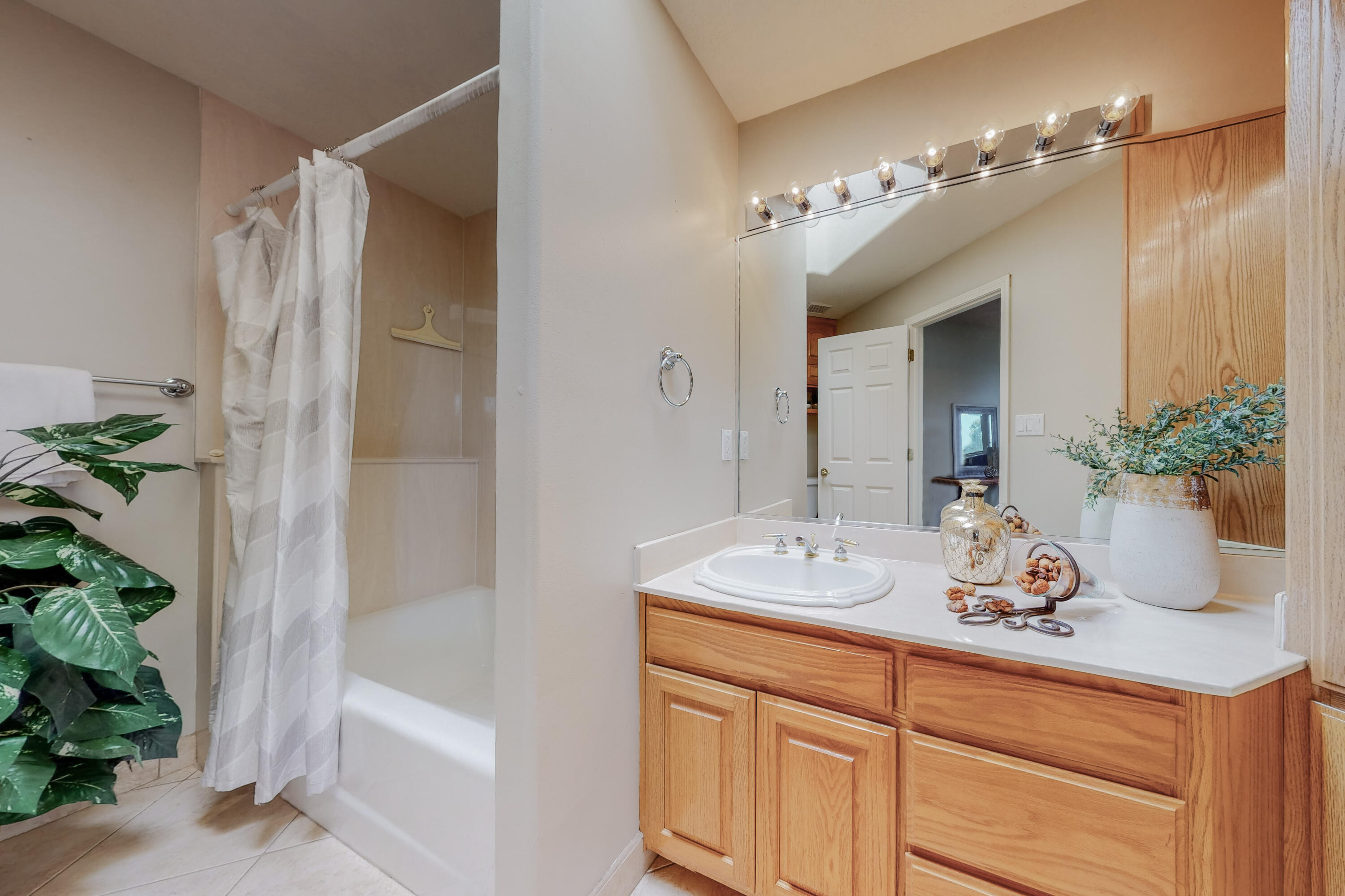 10112 San Bernardino Avenue NE