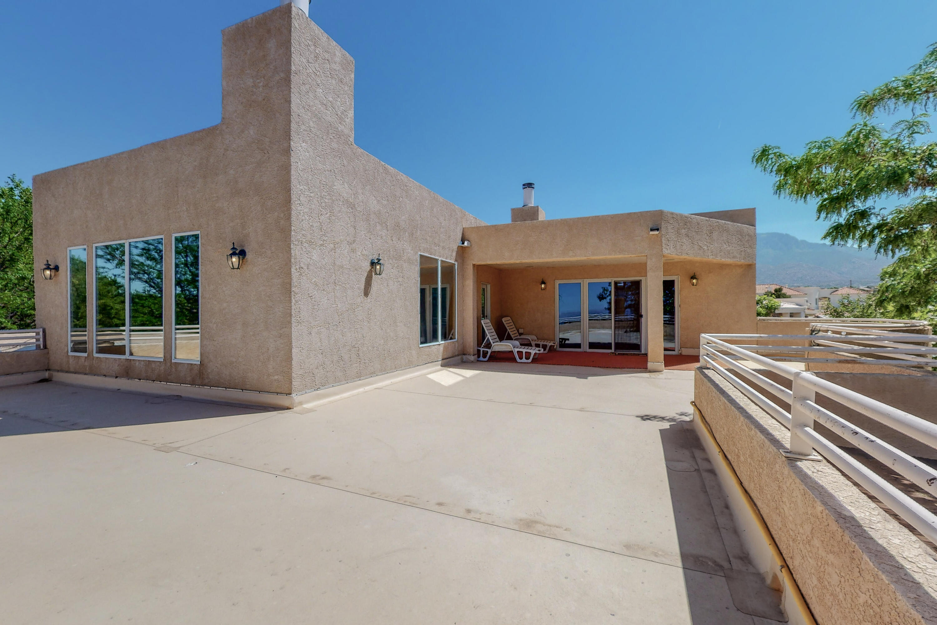 10112 San Bernardino Avenue NE