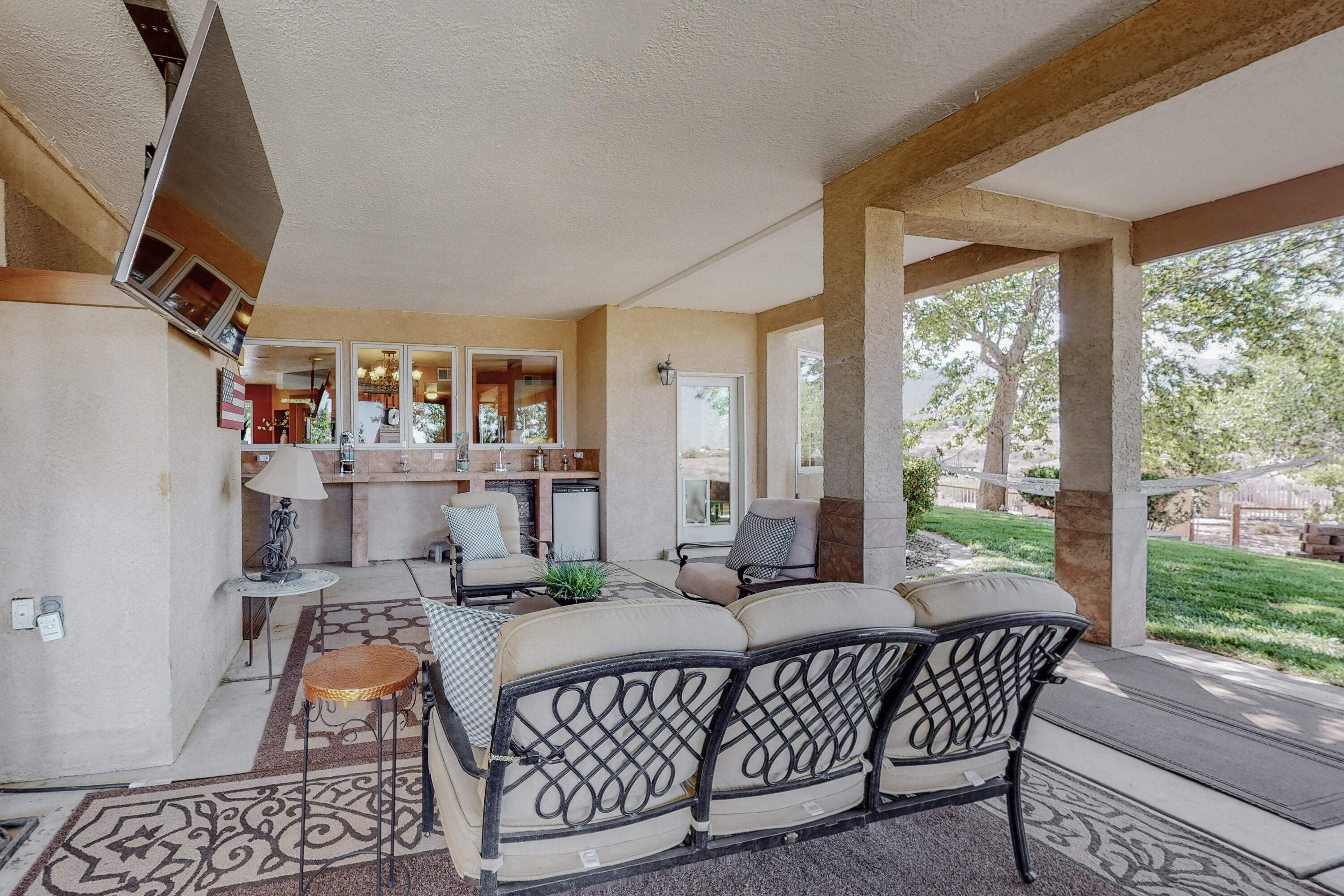 10112 San Bernardino Avenue NE