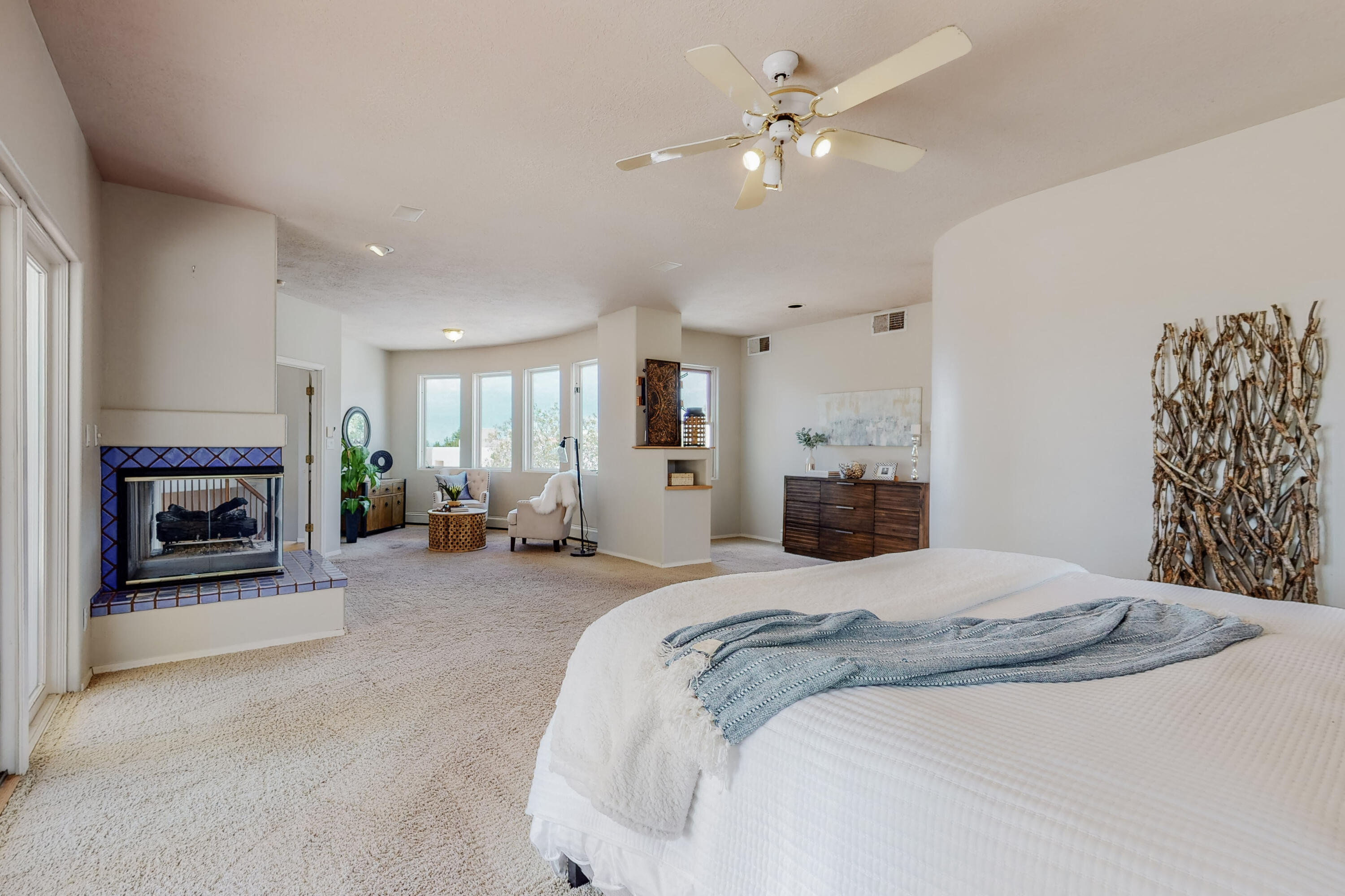 10112 San Bernardino Avenue NE