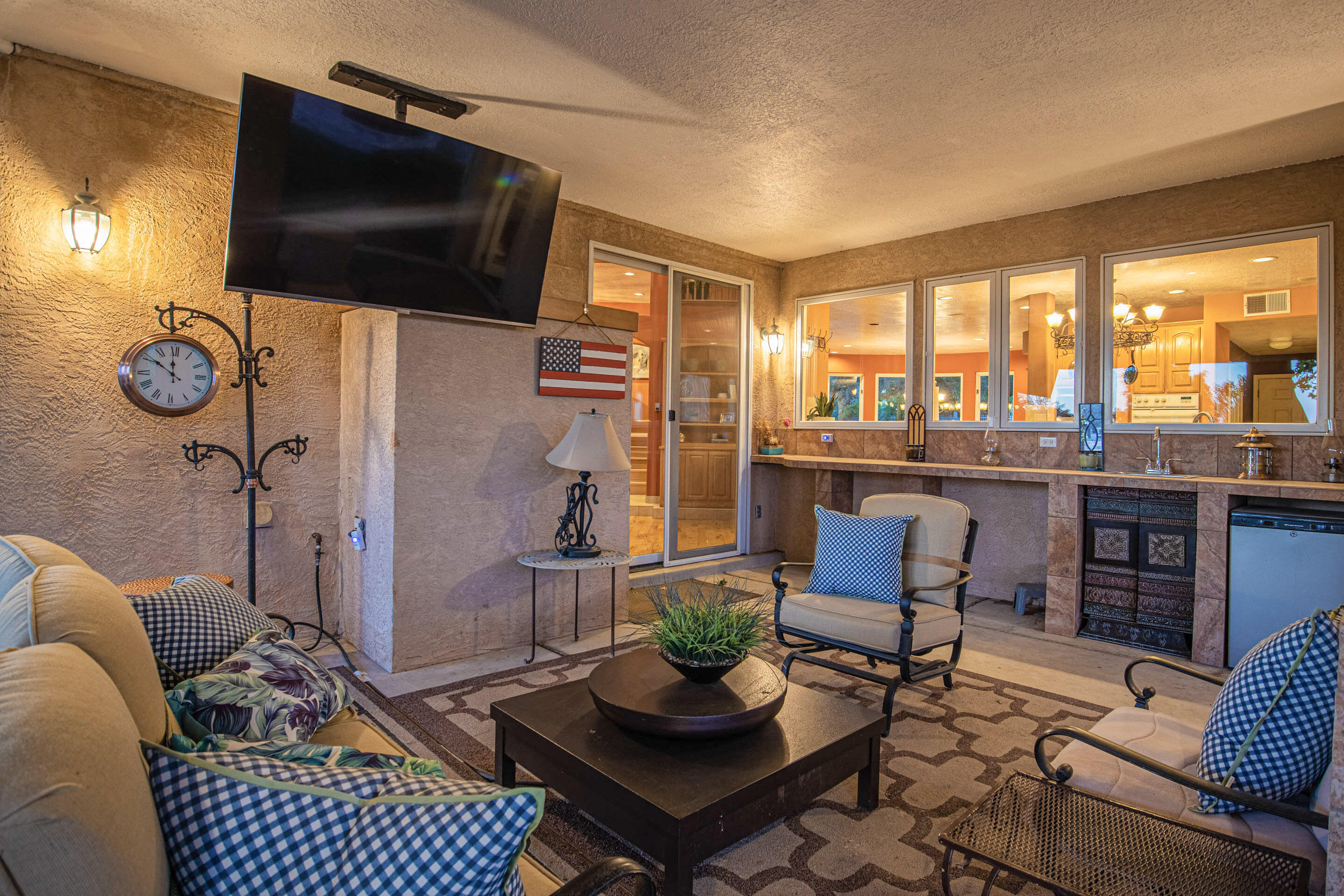 10112 San Bernardino Avenue NE