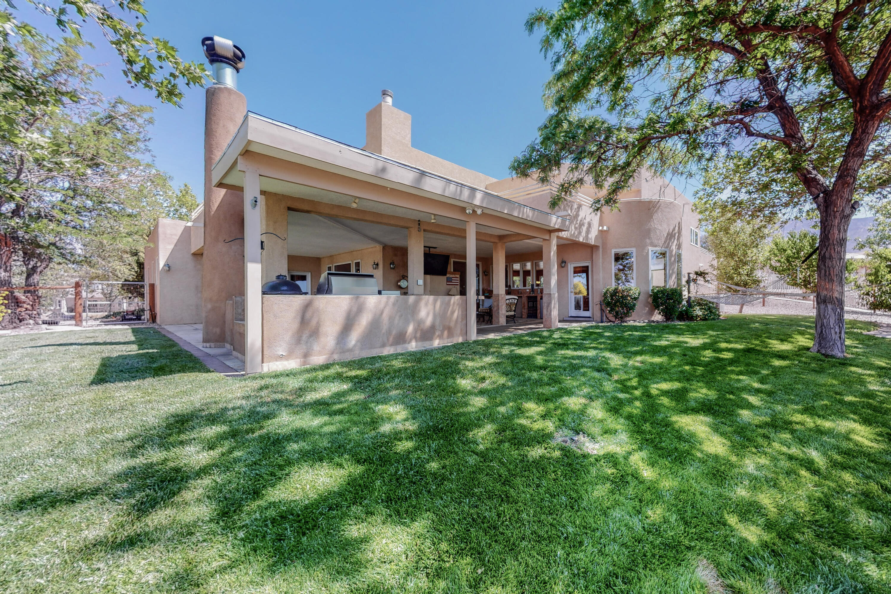 10112 San Bernardino Avenue NE