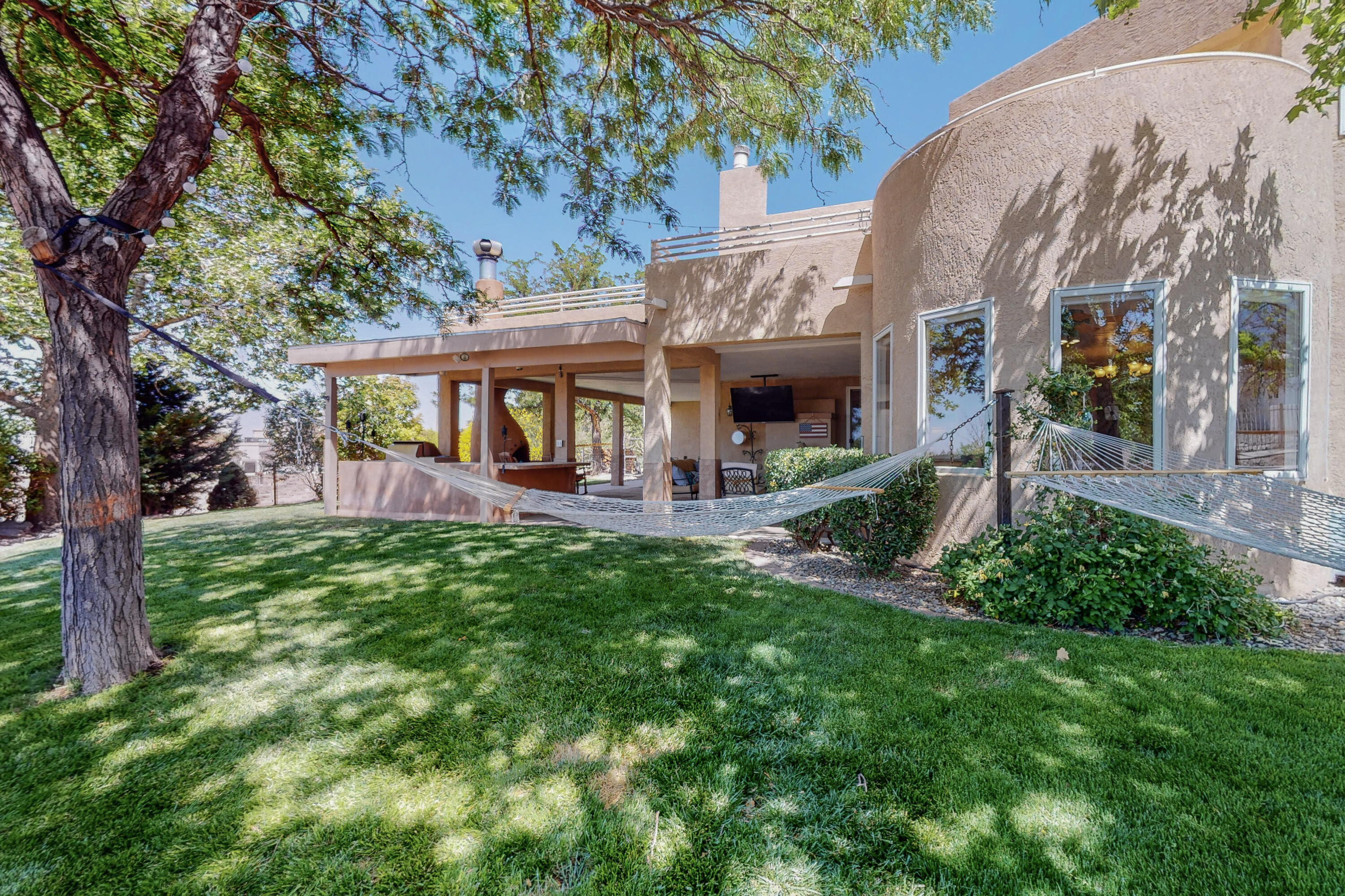 10112 San Bernardino Avenue NE