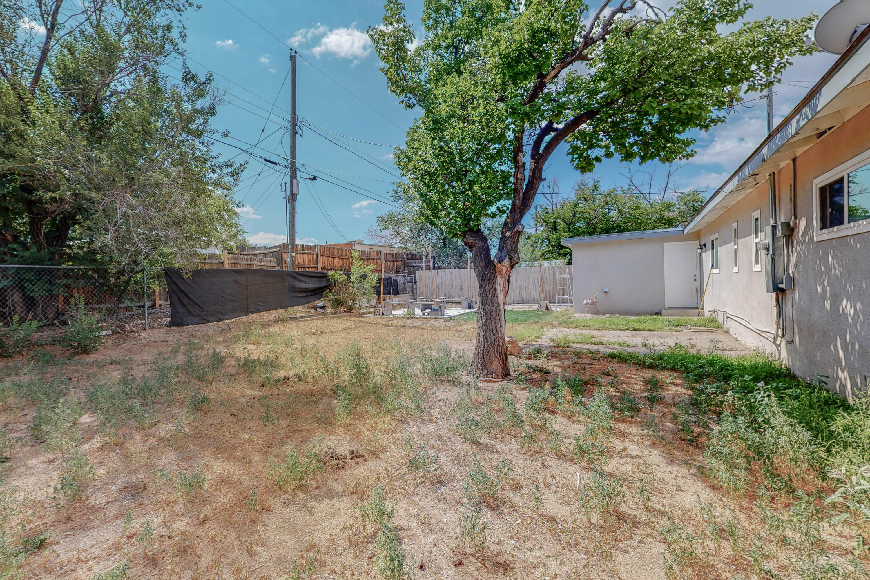 1128 MAXINE Street NE