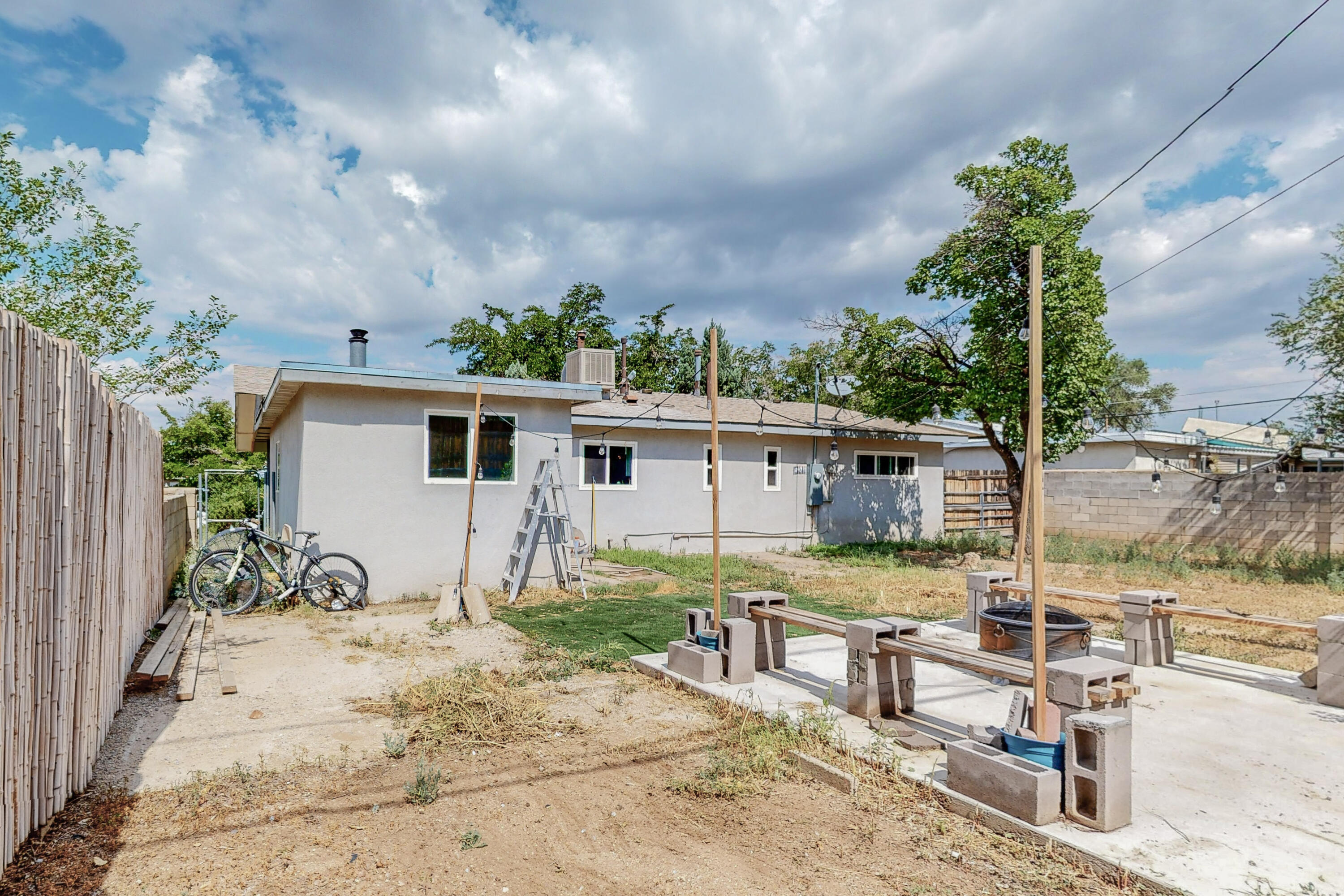 1128 MAXINE Street NE