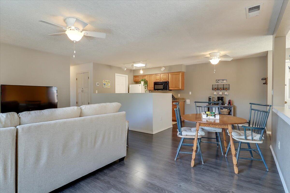 4701 MORRIS Street NE Unit: 1304