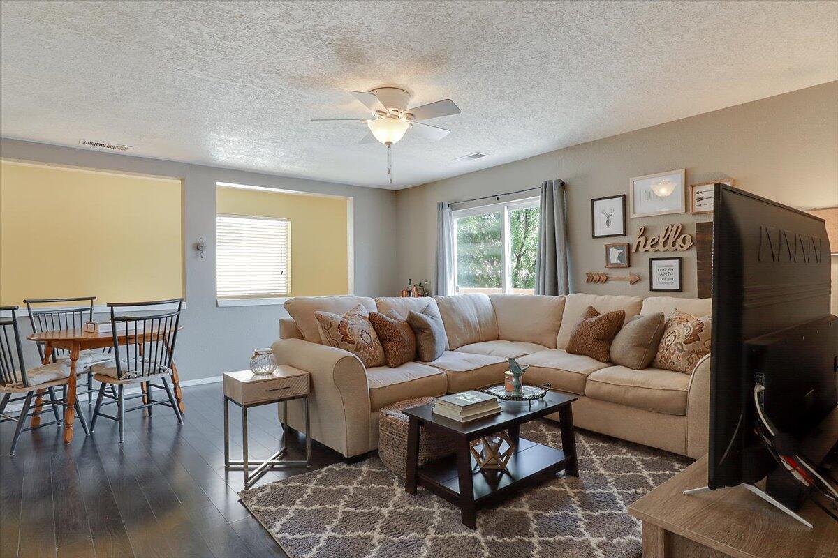 4701 MORRIS Street NE Unit: 1304
