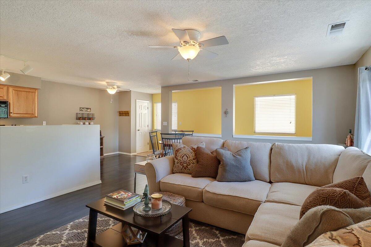 4701 MORRIS Street NE Unit: 1304