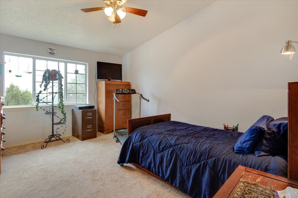 38 THUNDER MOUNTAIN Road