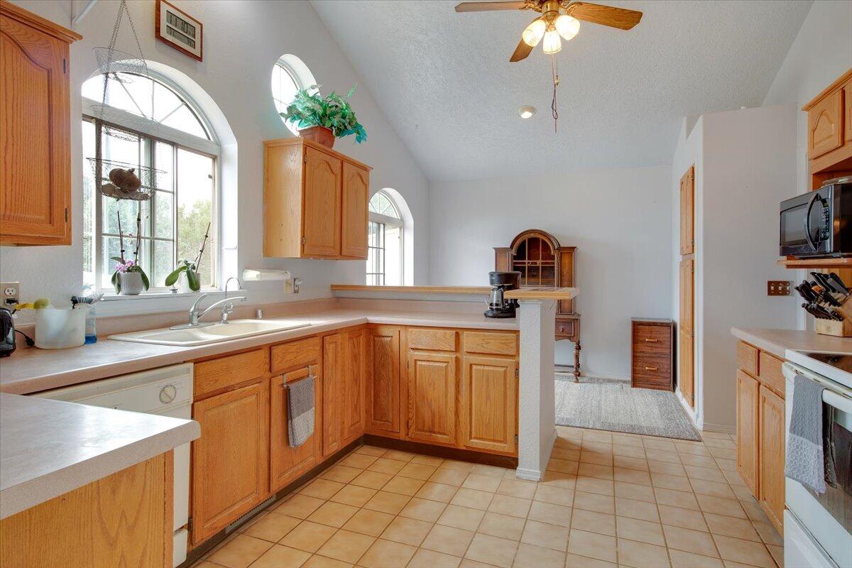 38 THUNDER MOUNTAIN Road