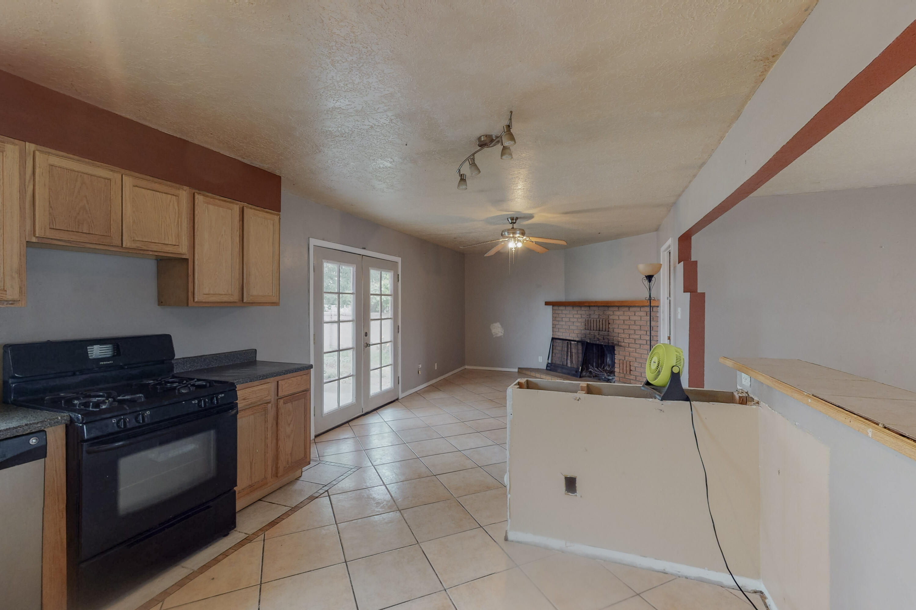 833 LOMA HERMOSA Drive NW