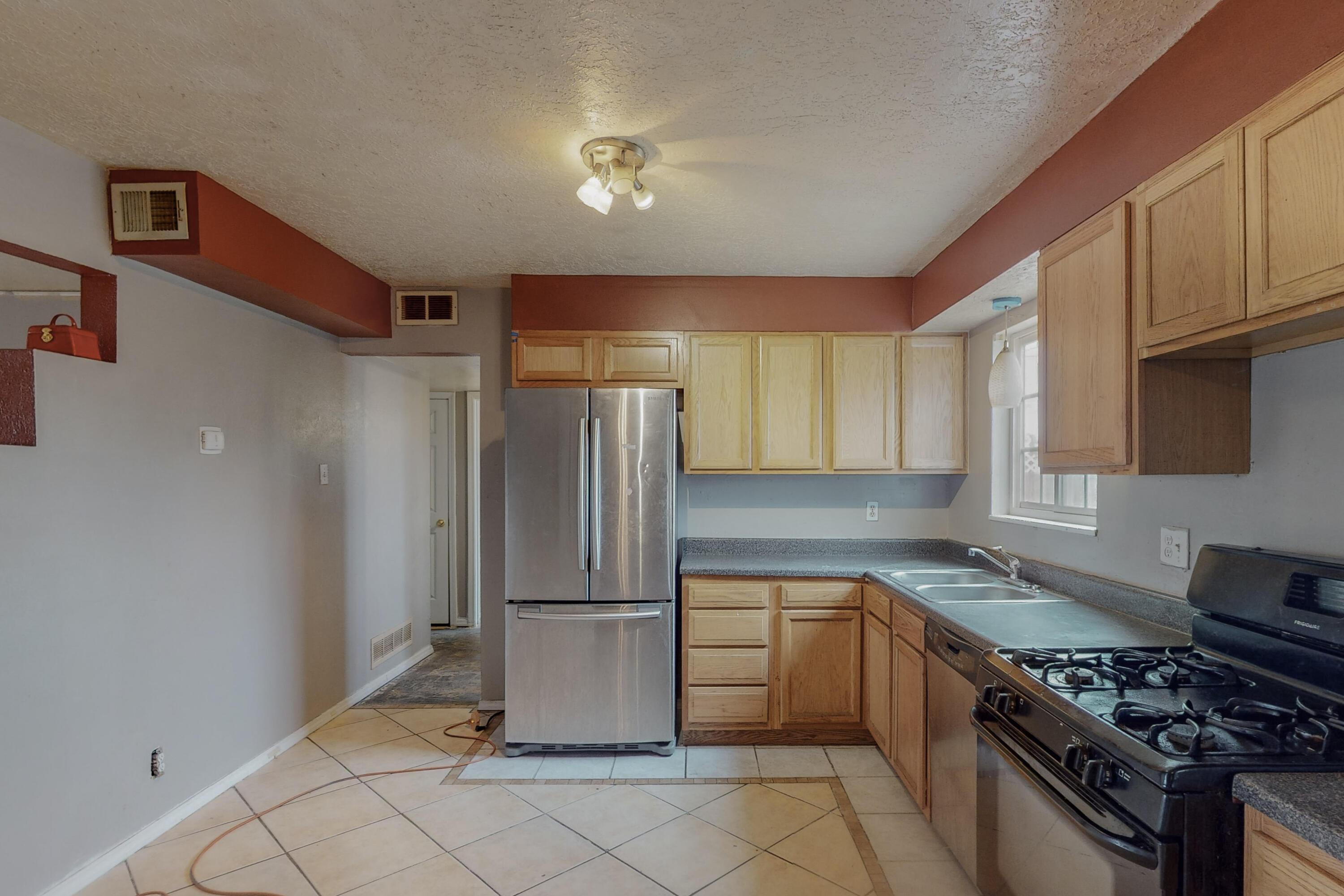 833 LOMA HERMOSA Drive NW