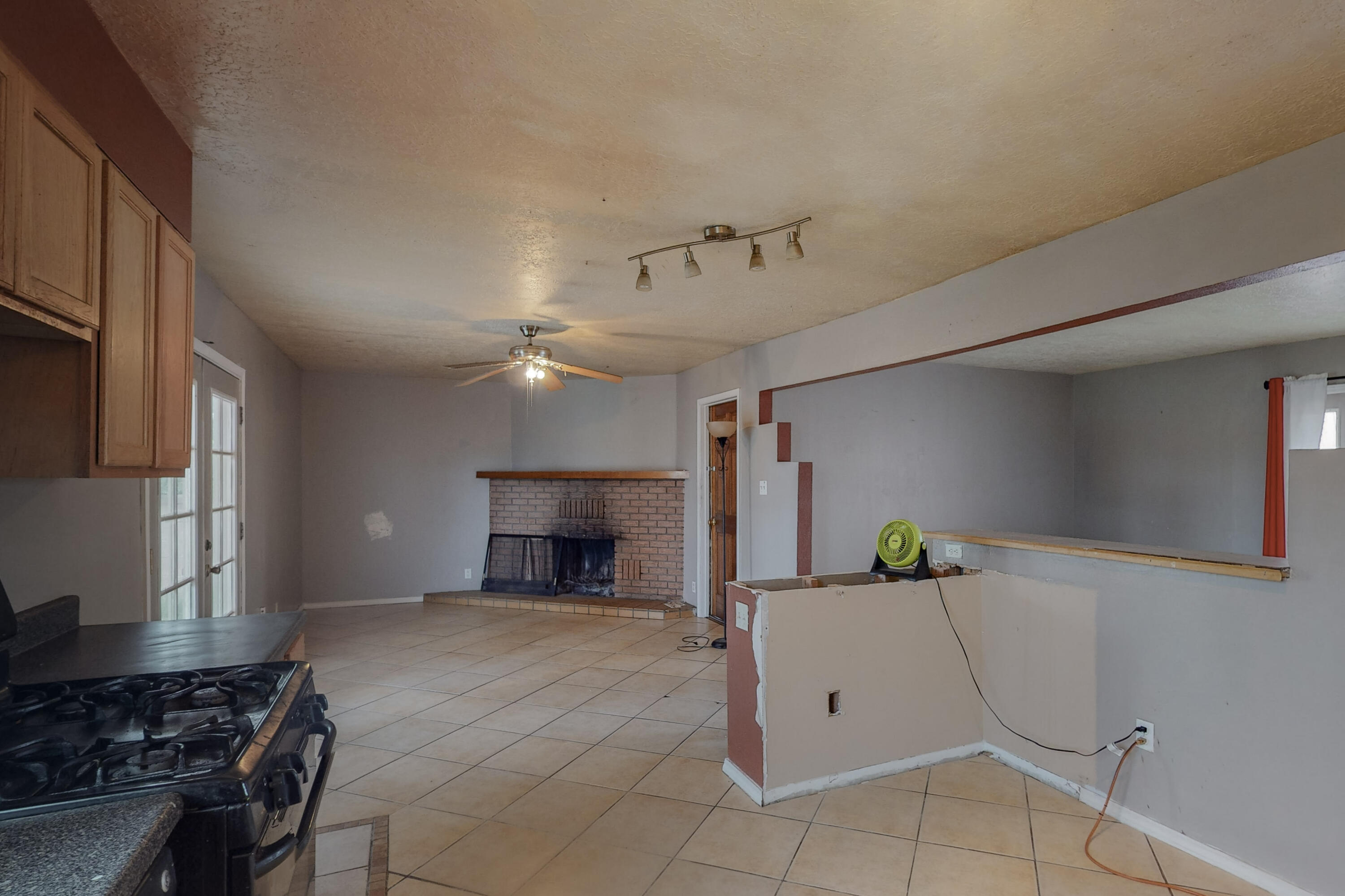 833 LOMA HERMOSA Drive NW