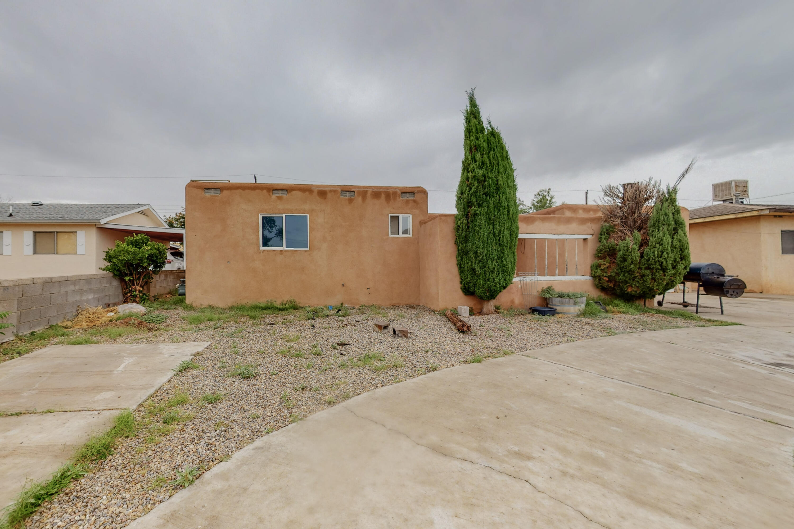 833 LOMA HERMOSA Drive NW