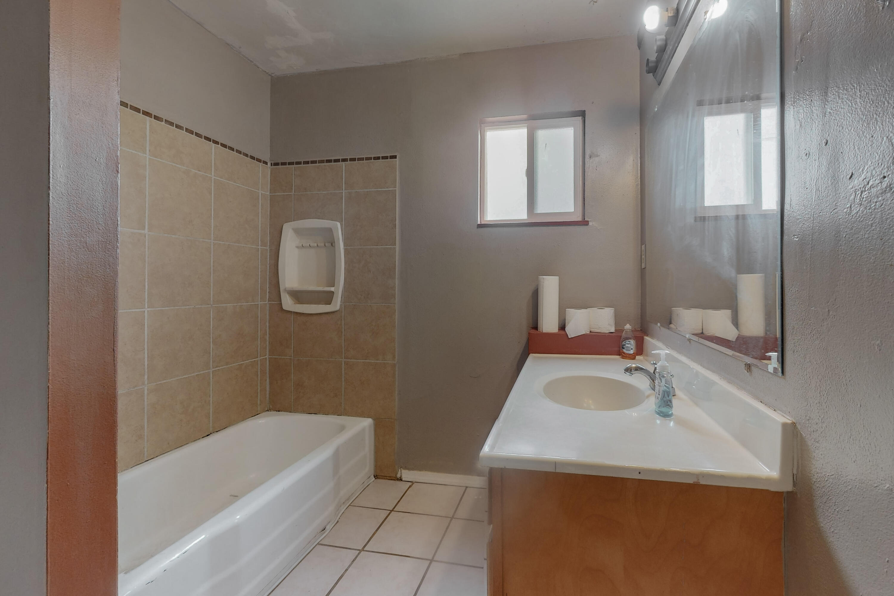 833 LOMA HERMOSA Drive NW
