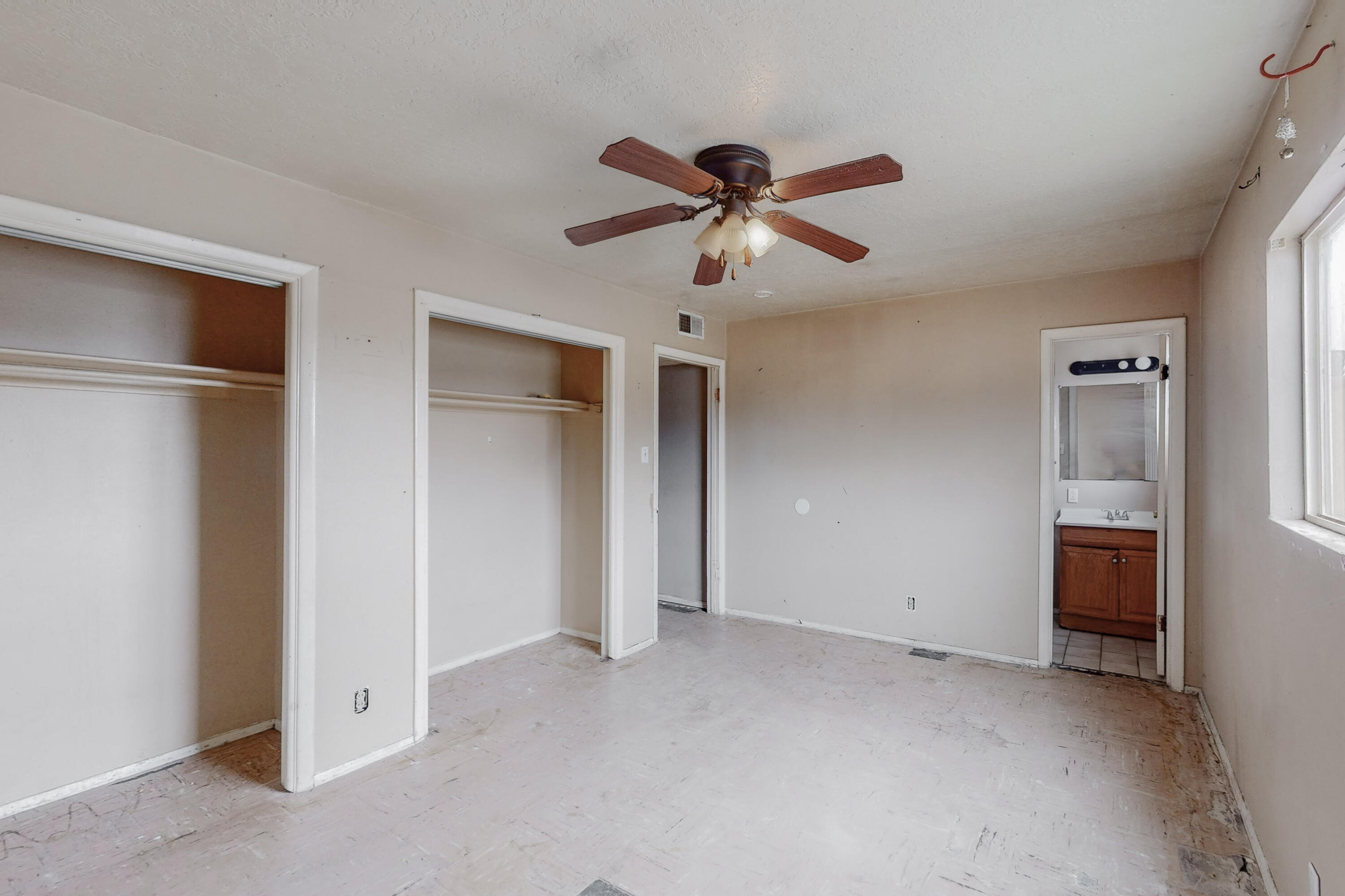 833 LOMA HERMOSA Drive NW