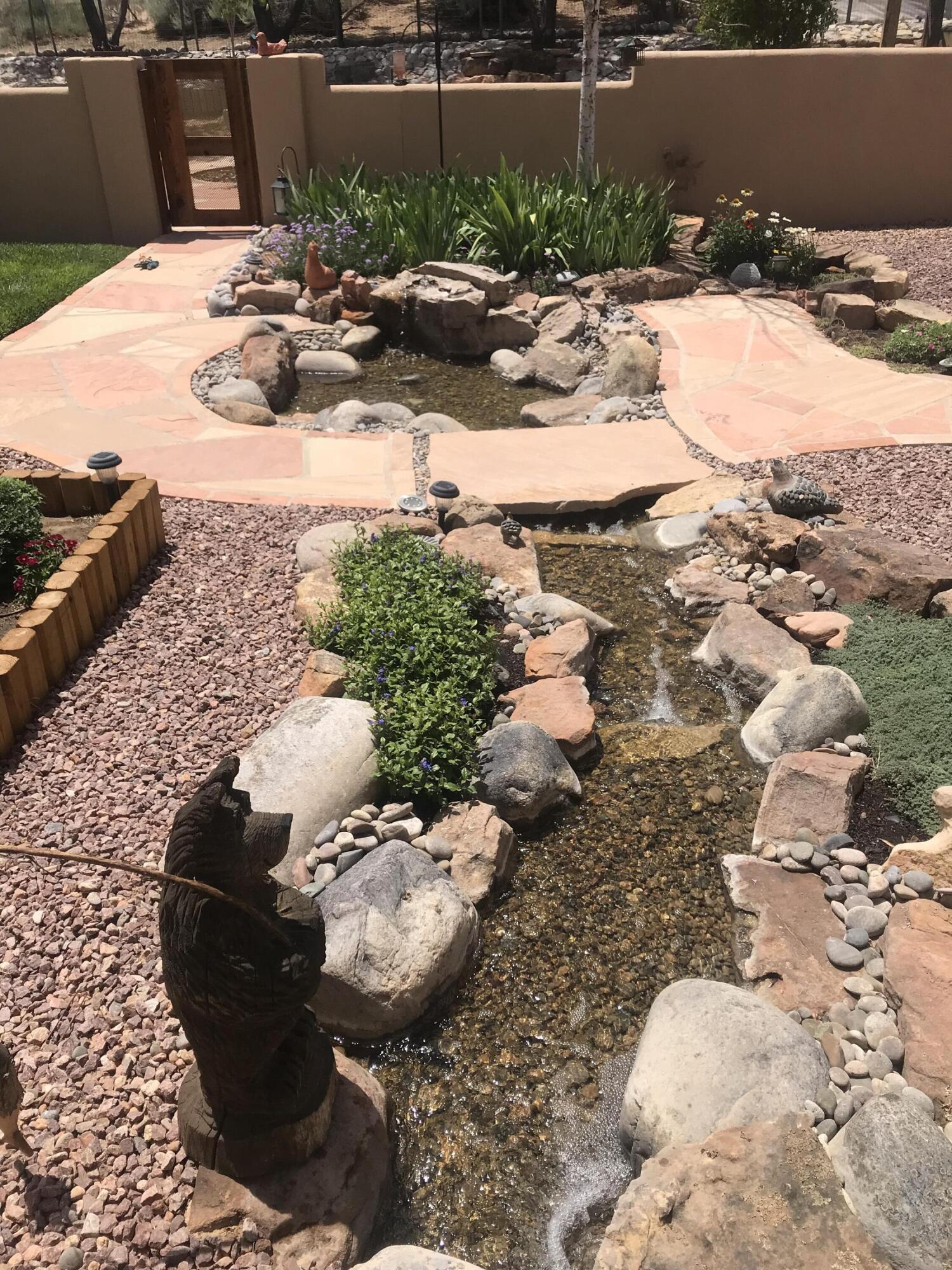 2324 FLAGSTONE Road NE