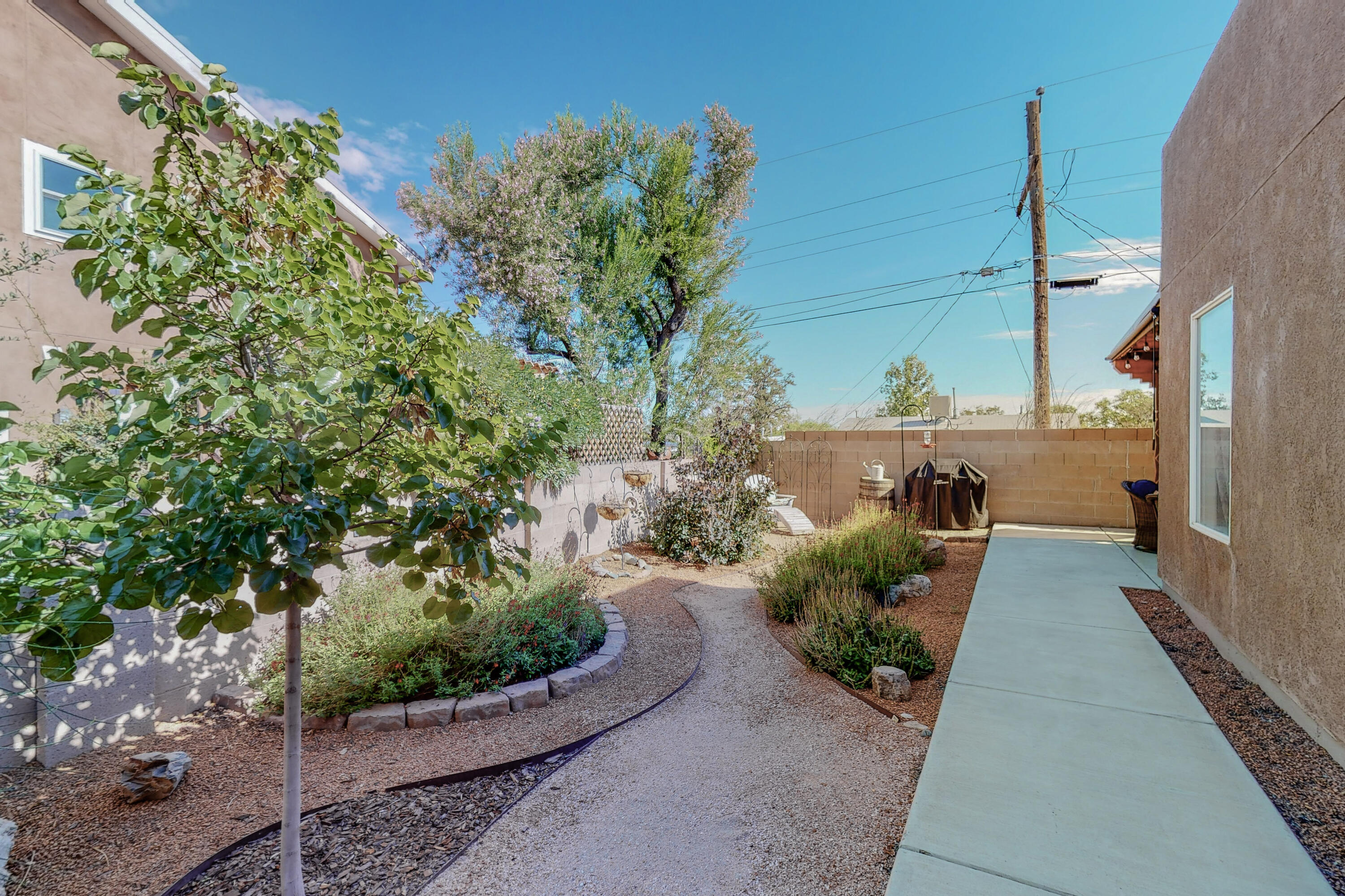 3773 Candelarias Lane NW