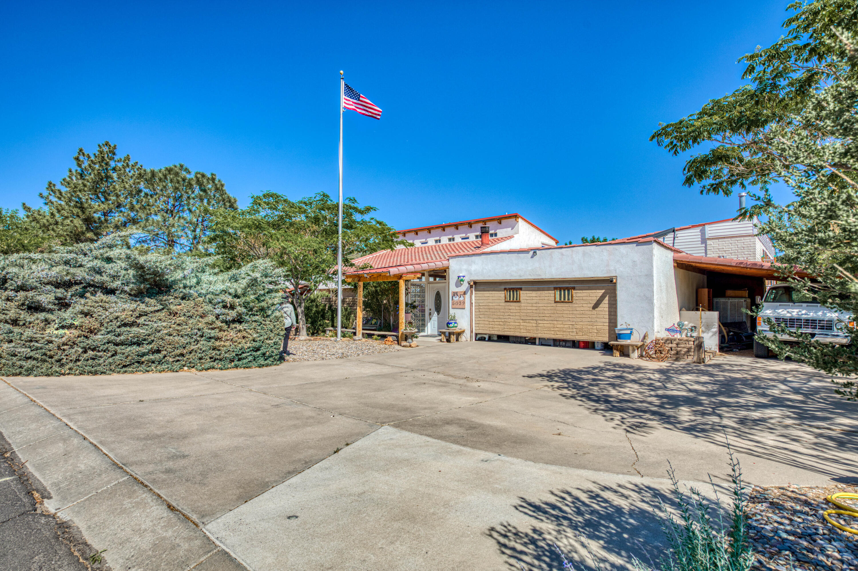 5039 JUSTIN Drive NW