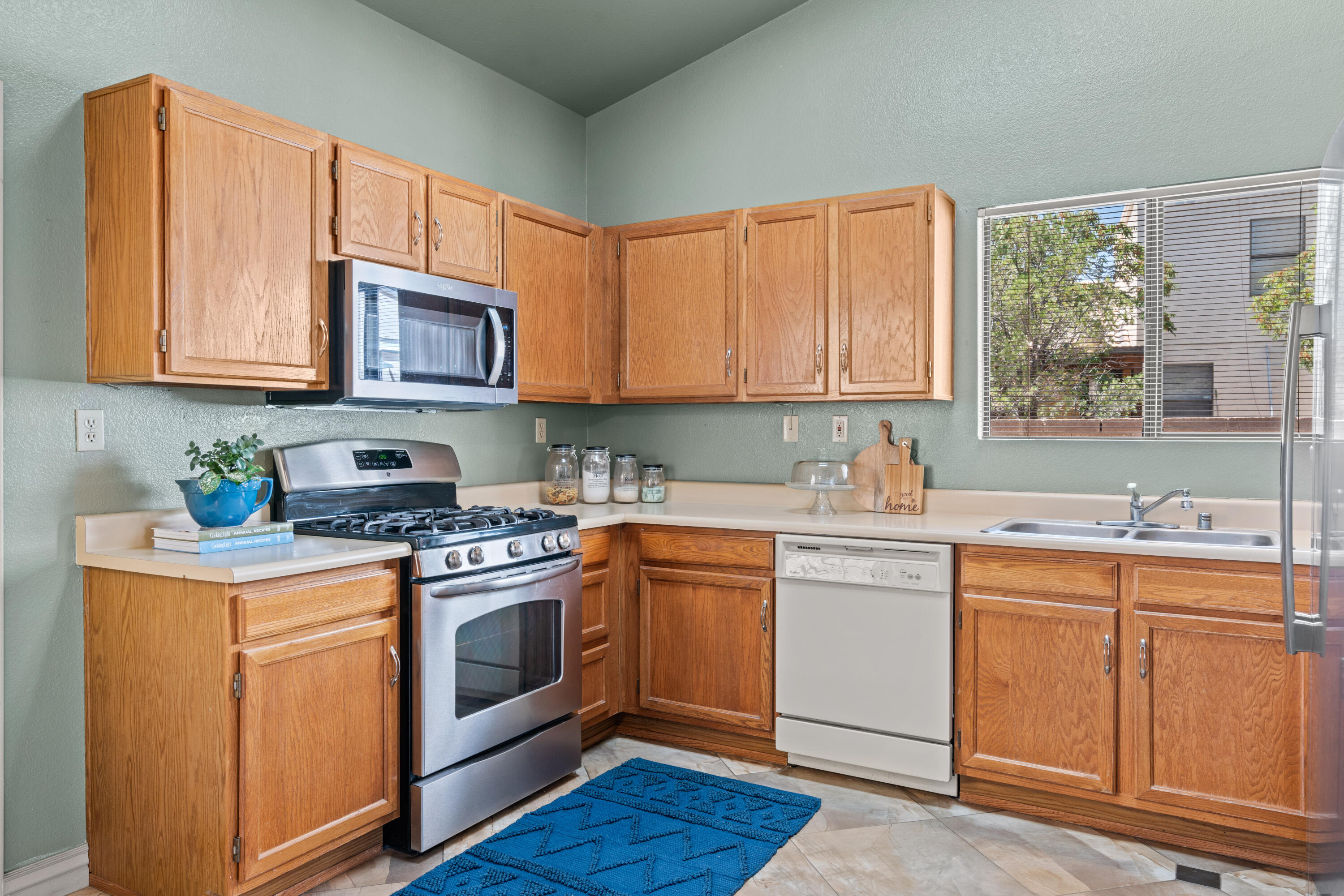 7405 MESQUITE WOOD Drive NW