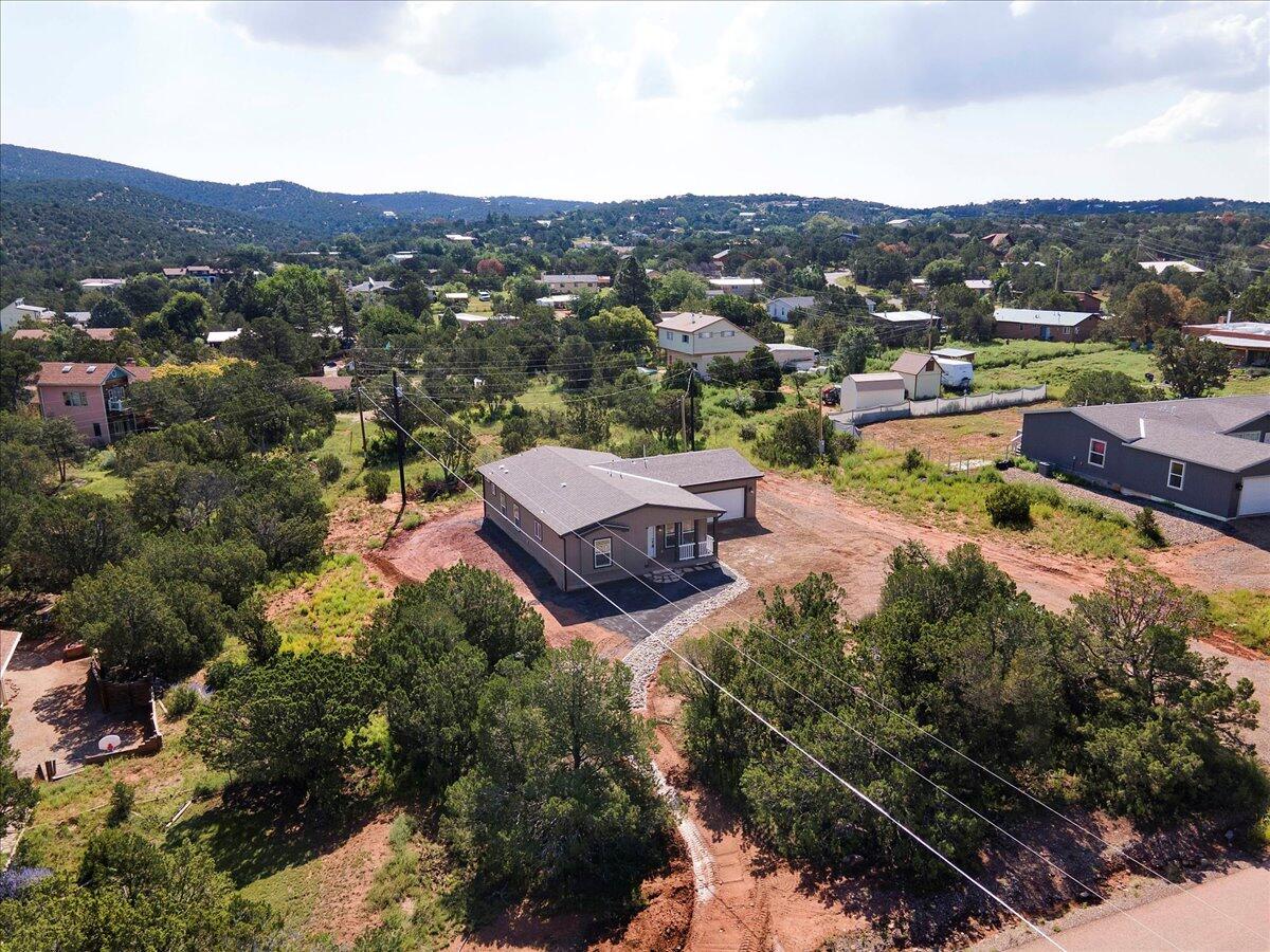 36 Lakeview Drive