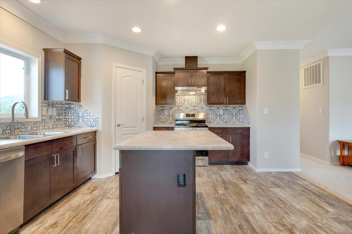 36 Lakeview Drive
