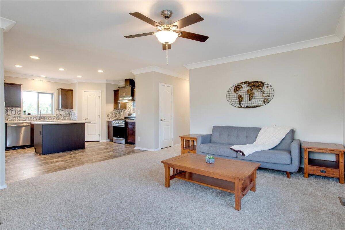 36 Lakeview Drive