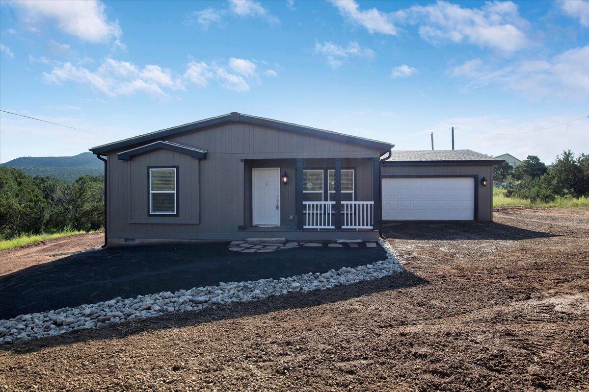 36 Lakeview Drive