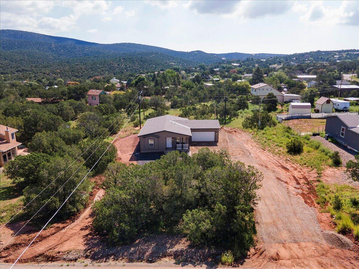 36 Lakeview Drive