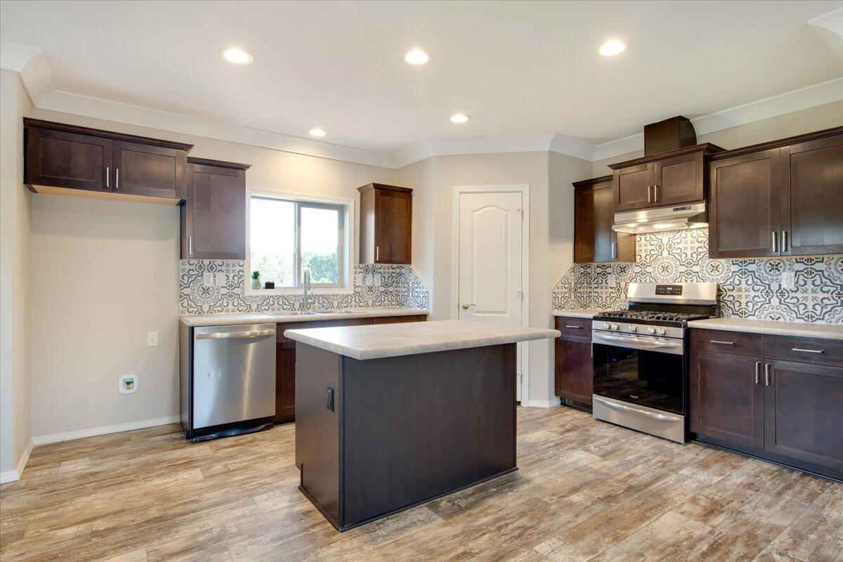 36 Lakeview Drive