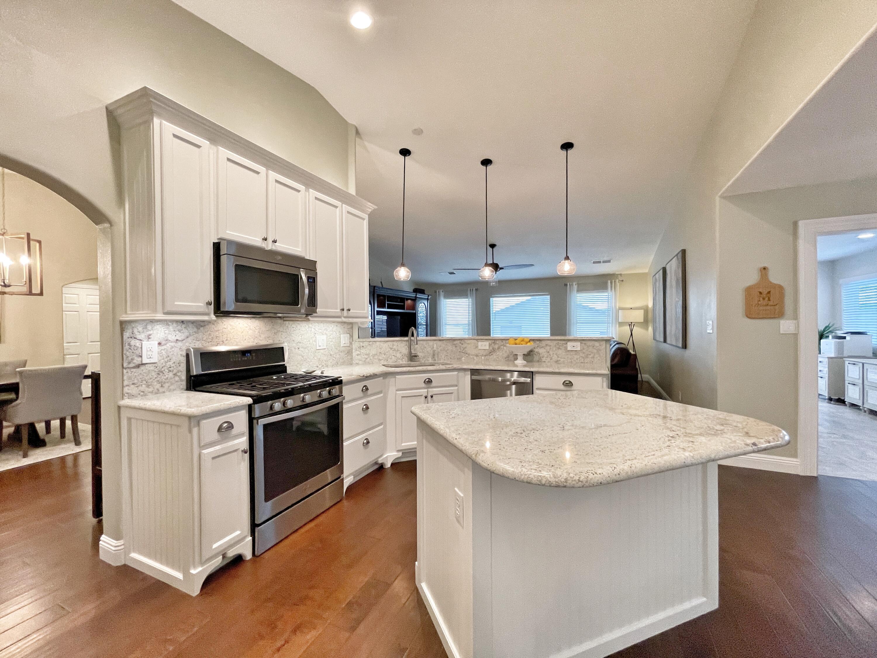 600 8TH Street NE