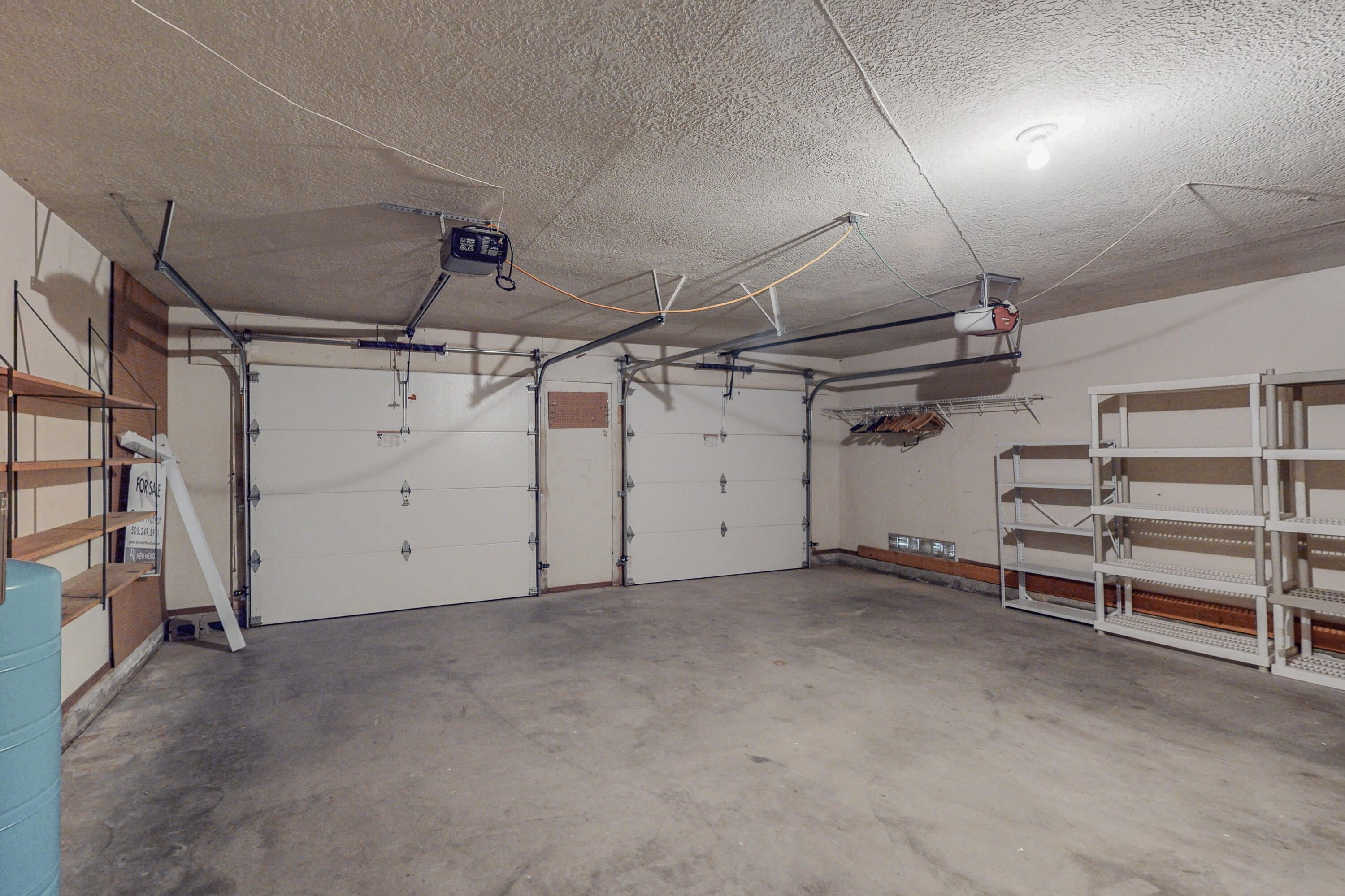 1033 W Meadowlark Lane